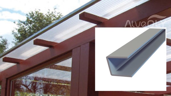 Profil obturateur en aluminium avec fermeture alvéoles avant-toit