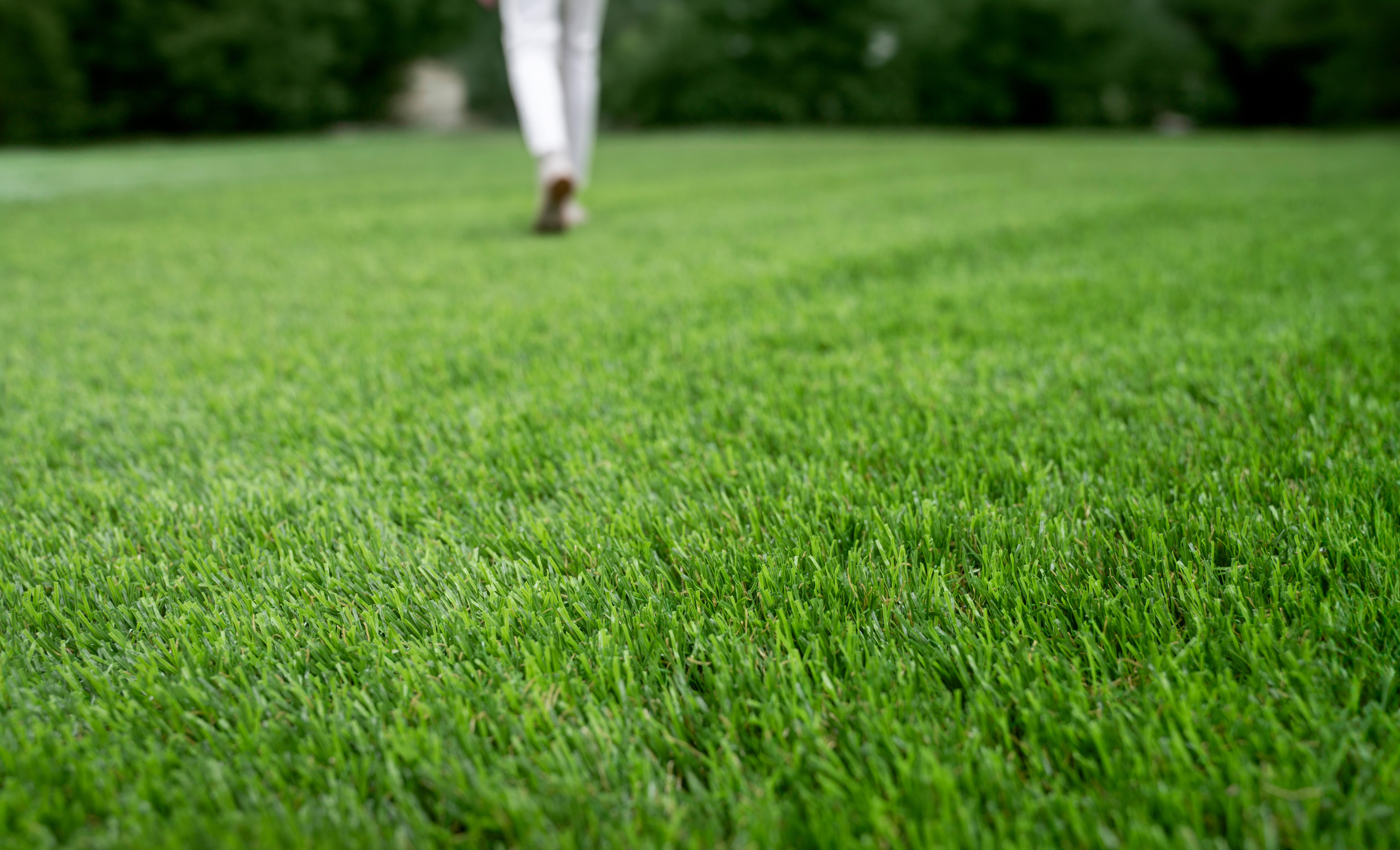 Rolo de relva artificial XAMANEK LAREDO 33MM 2X5M 27300 pontadas m2 e 6000 DTex - 16