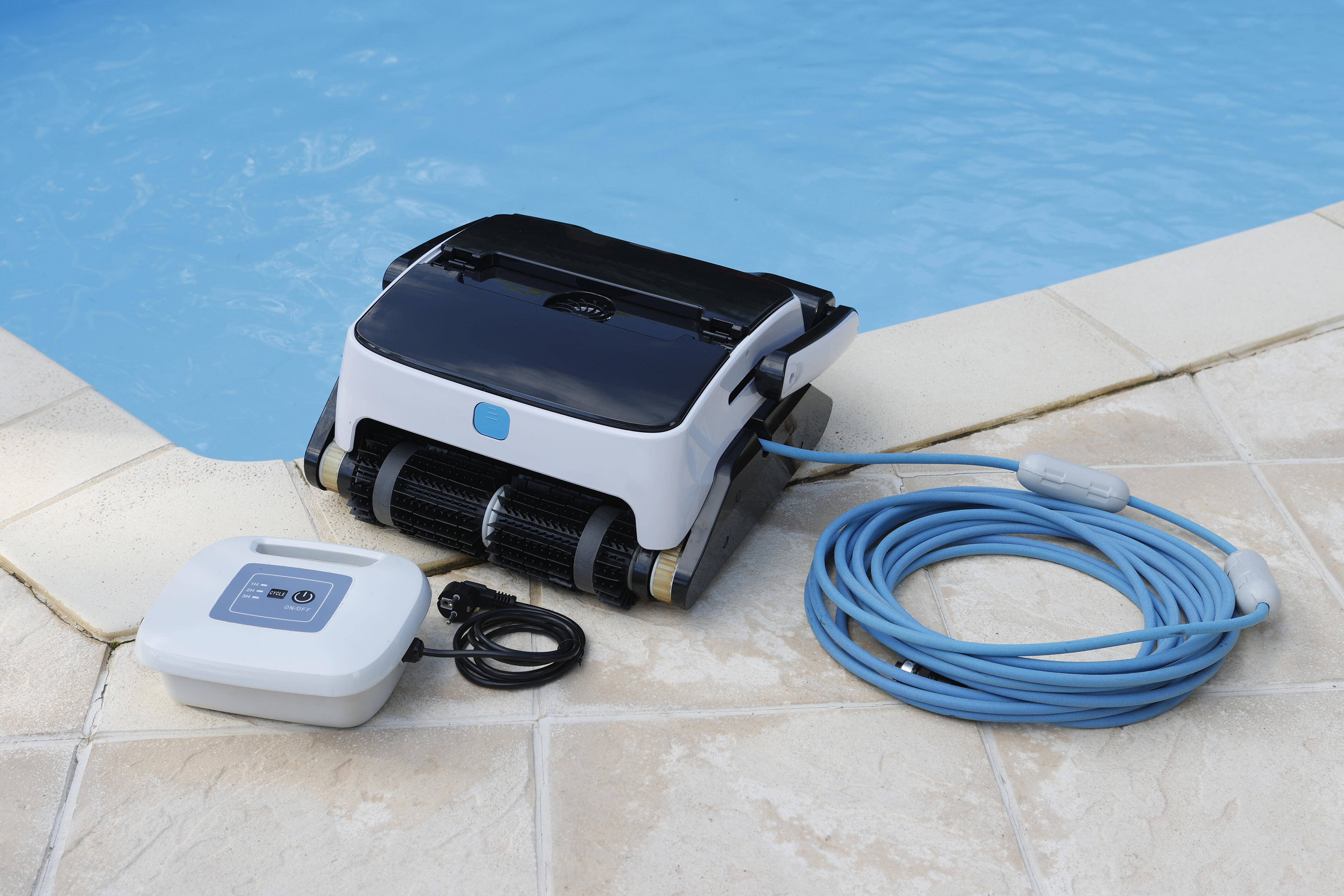 Robot de piscine électrique ROBOTCLEAN 3 PLUS UBBINK - 2