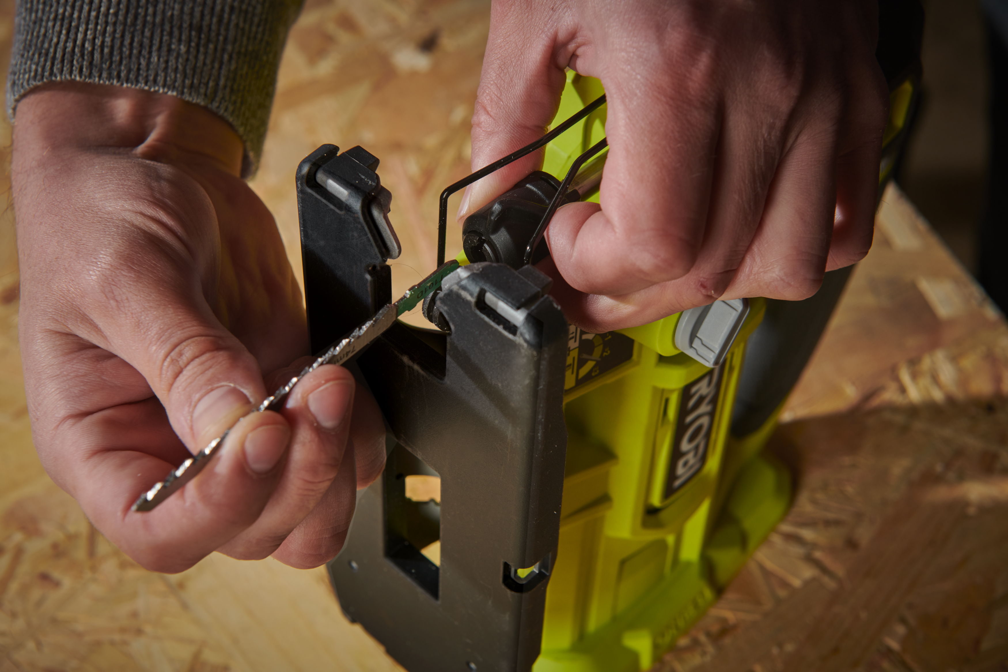 Wyrzynarka akumulatorowa Ryobi One+ Ryobi RJS18-0 18V - 2