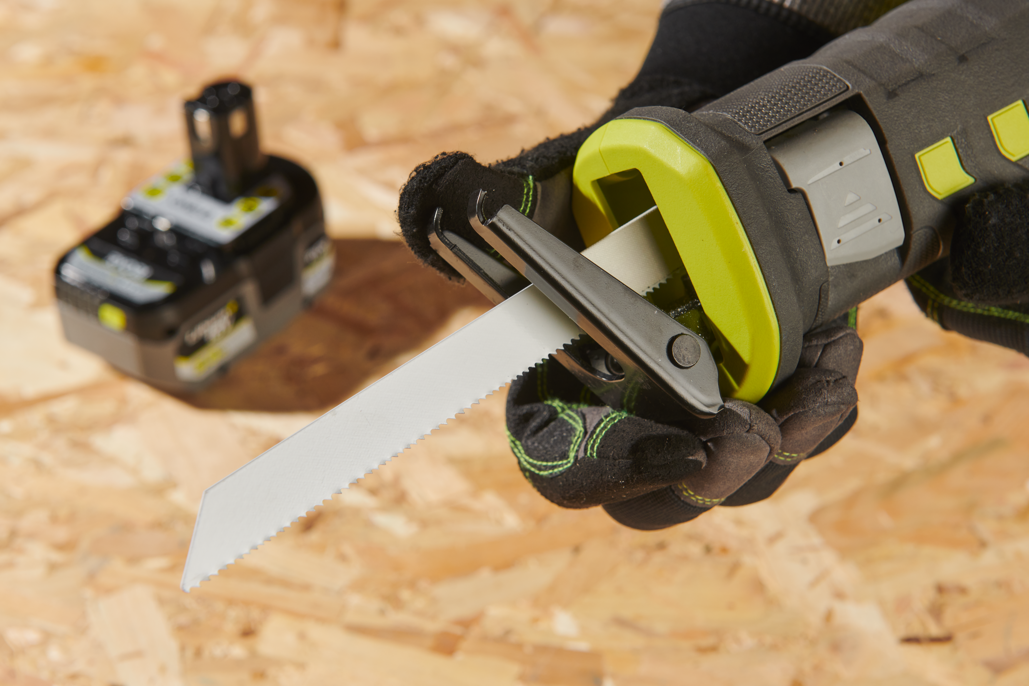 Piła szablasta akumulatorowa Ryobi One+ RRS18-0 26mm 18V - 4