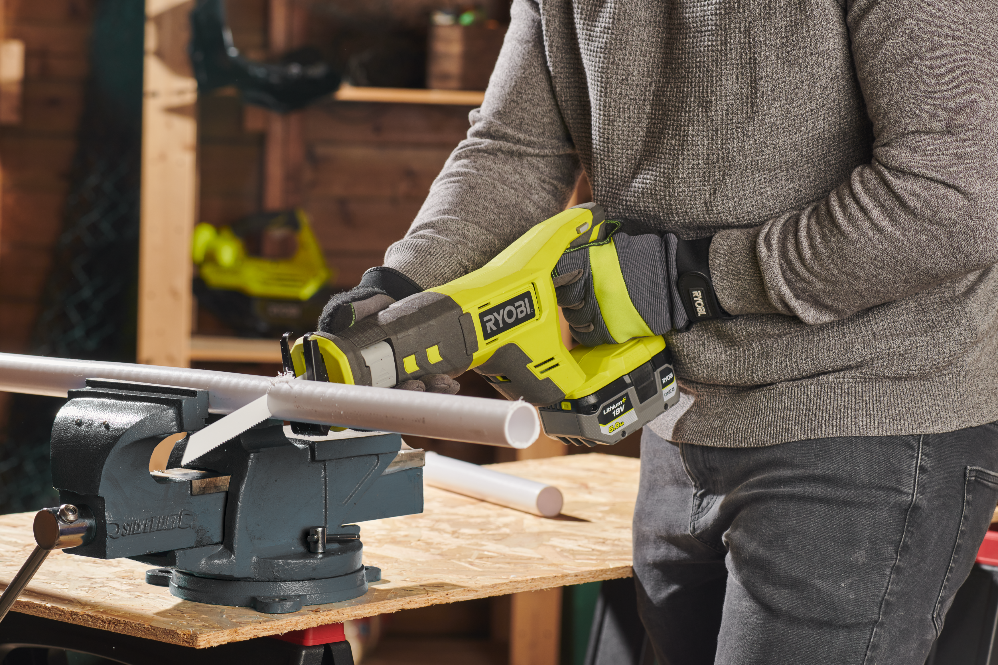 Piła szablasta akumulatorowa Ryobi One+ RRS18-0 26mm 18V - 2