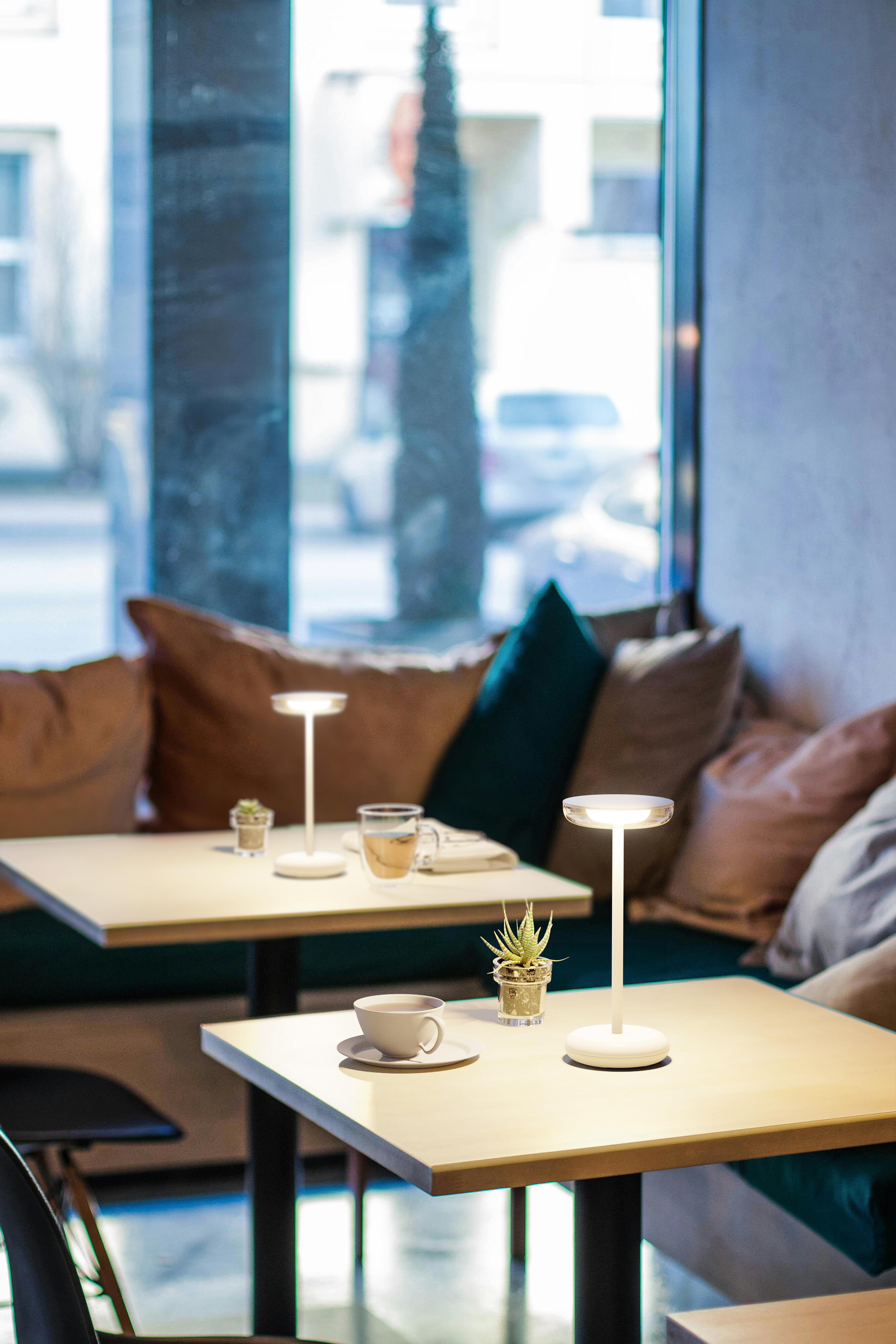 Lampada da tavolo LED moderno Natalia, luce calda 160 LUMEN, INSPIRE - 12