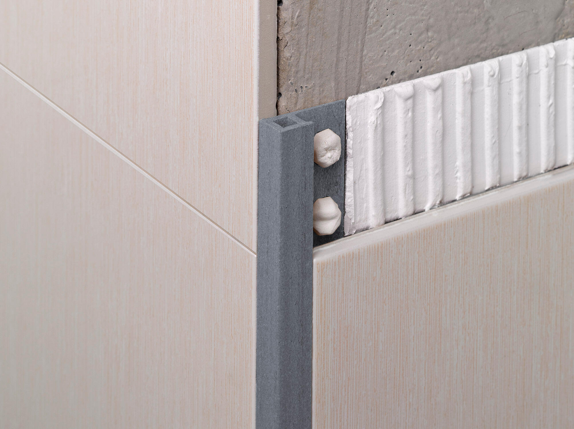 Perfil de esquina y borde externo cuadrado de resina Grafito  2.5m x1.2cm - 2