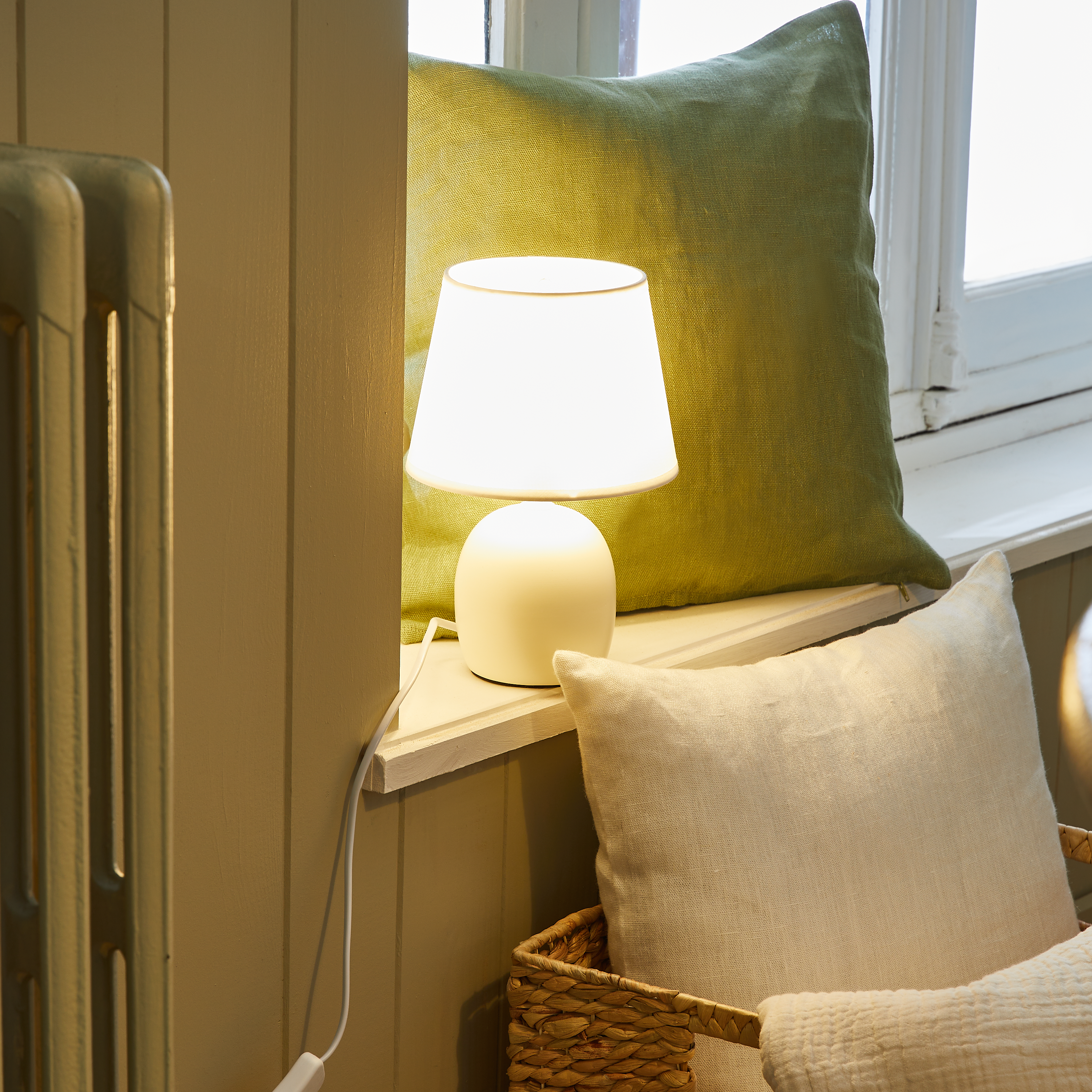 Lámpara de mesa compatible con casquillo E14 POKI INSPIRE con estructura cerámica blanca pantalla blanca de nailon alimentación a red - 6