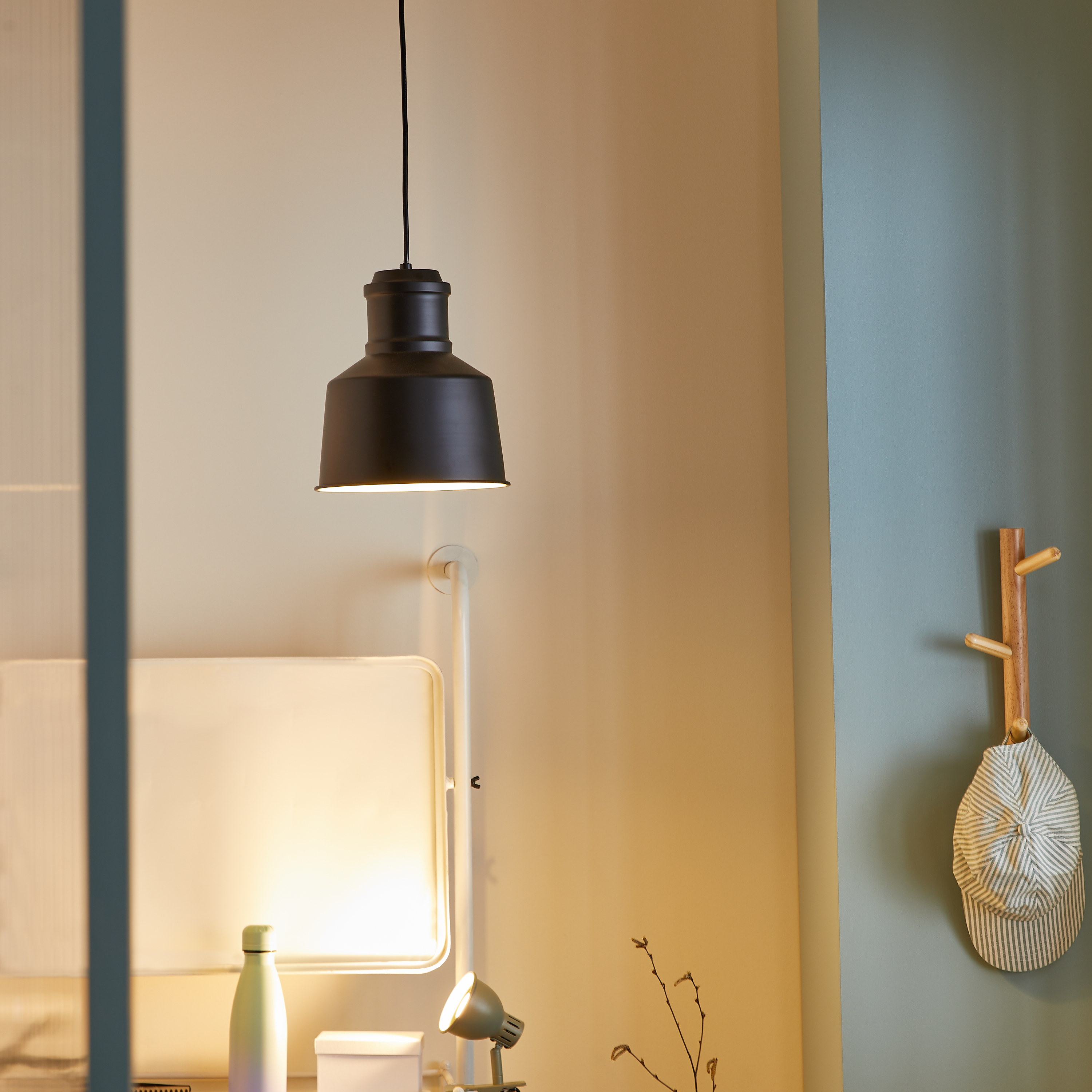 Lampa wisząca Ezio czarna E27 Inspire