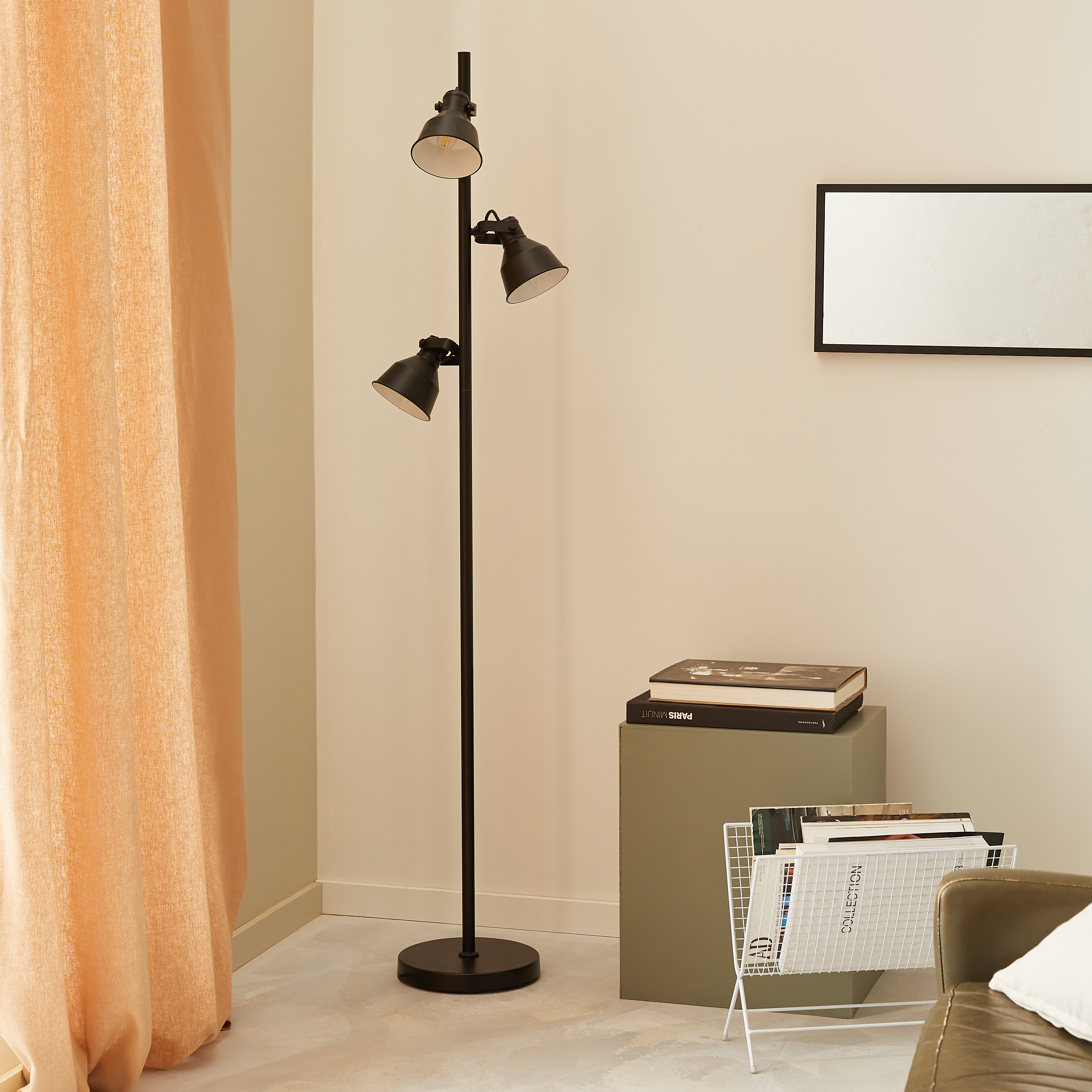 Lampa podłogowa Ezio czarna 3 x E14 Inspire