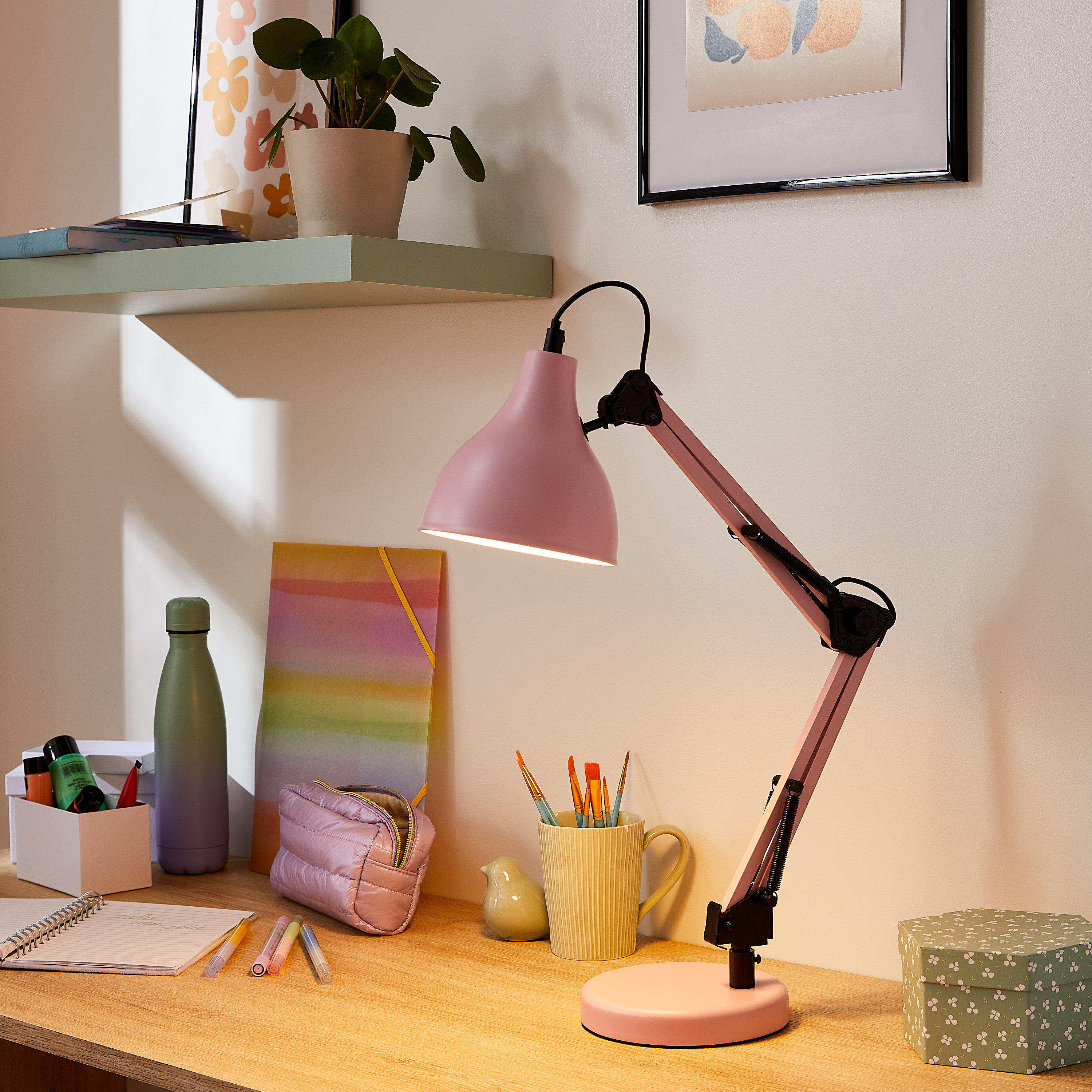 Lampe de bureau Ennis, fer, rose, H.55 cm INSPIRE, E27 - 2