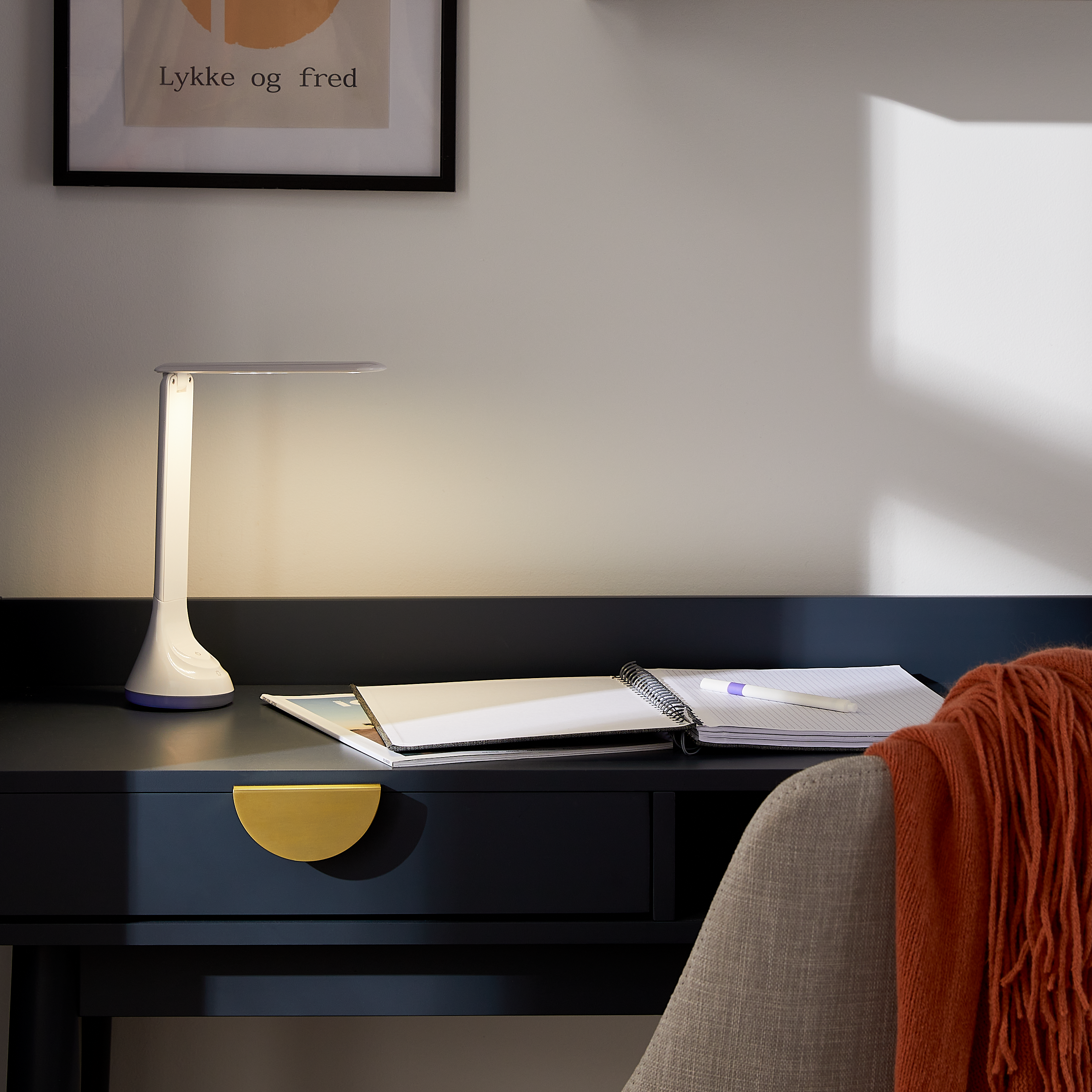 Lampada da scrivania LED moderno PALASSO USB bianco, luce naturale 380 LUMEN, INSPIRE - 18