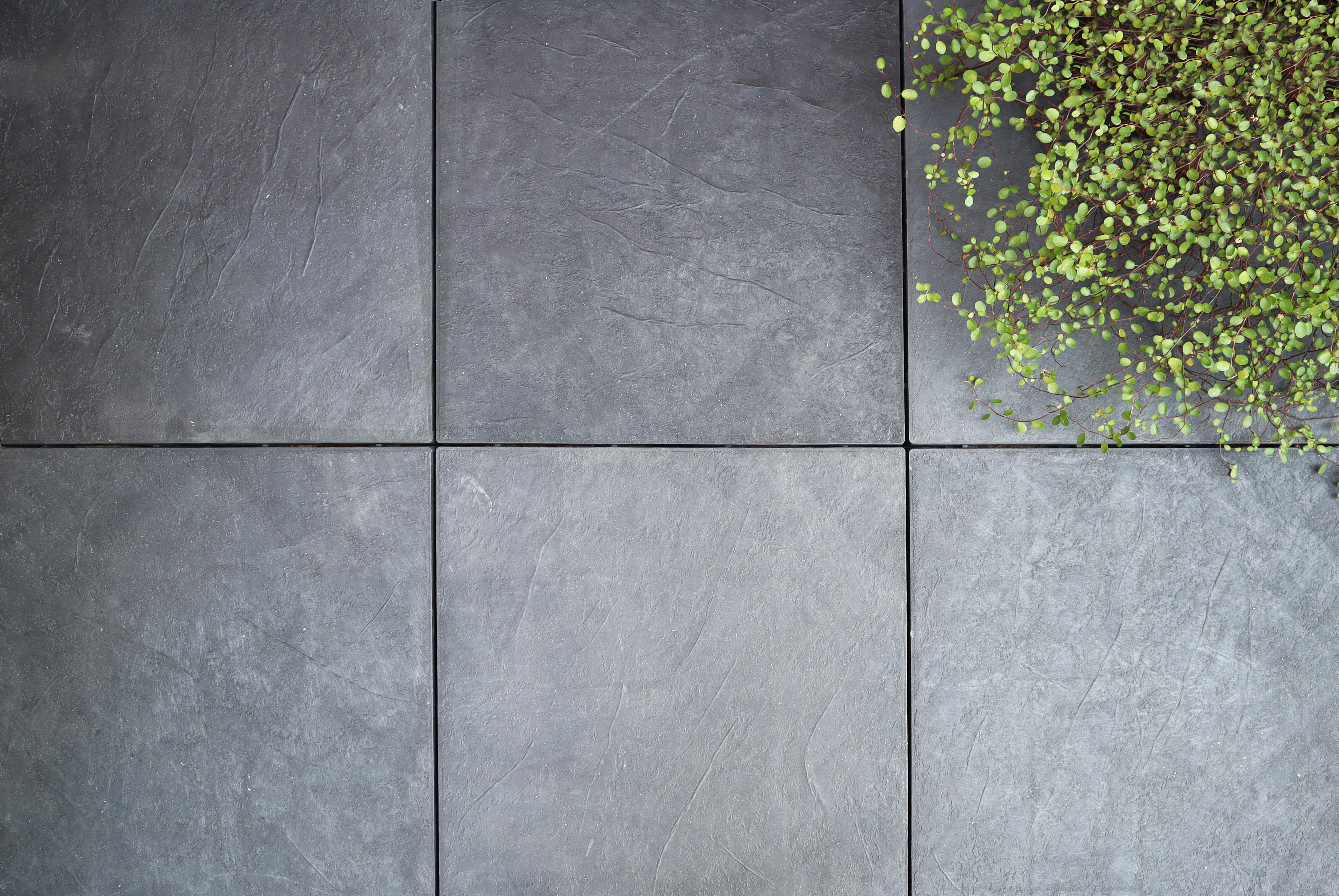 Baldosa composite 40 x 40 cm y 45 mm gris onek