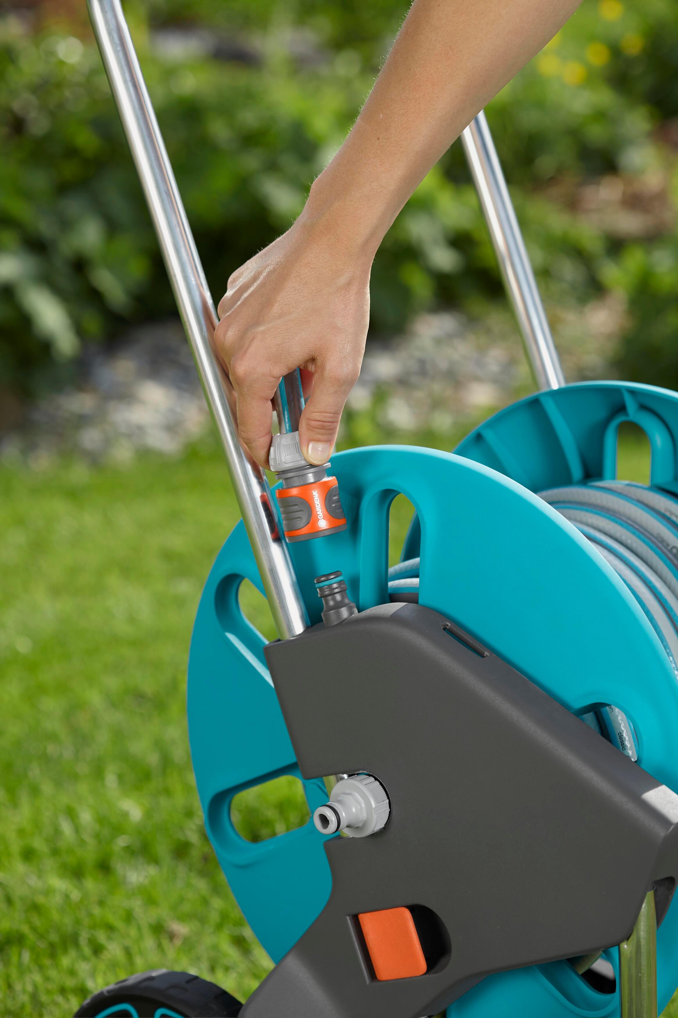 Porta manguera equipada con ruedas GARDENA de 25m de 15mm de ø - 8