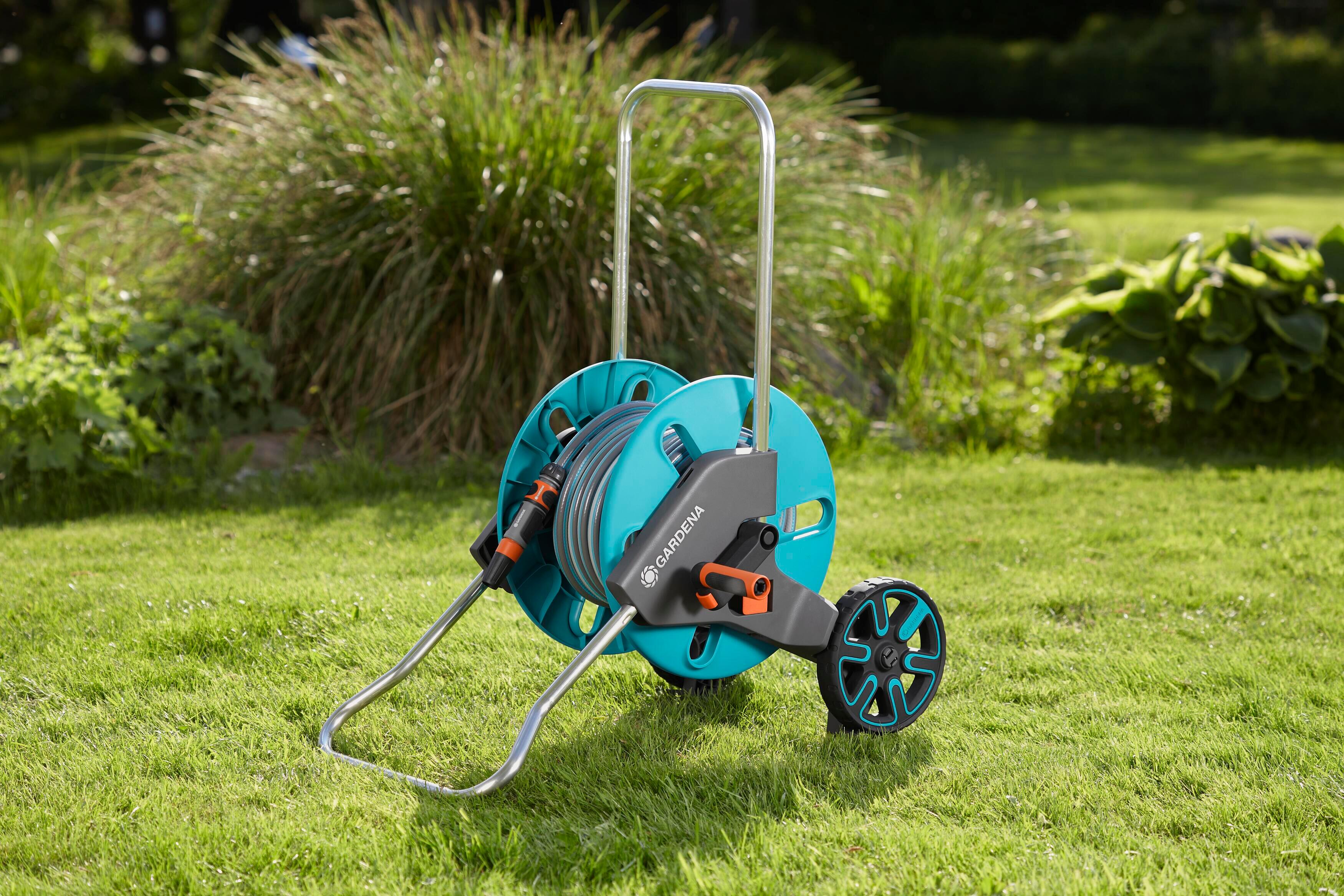Porta manguera equipada con ruedas GARDENA de 25m de 15mm de ø - 2
