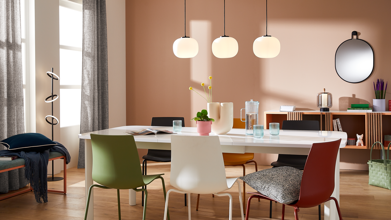 Diapositive Un comedor de diseño y cálido
