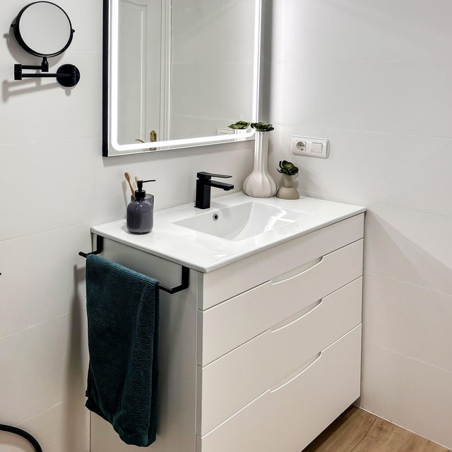 Mueble de baño en blanco