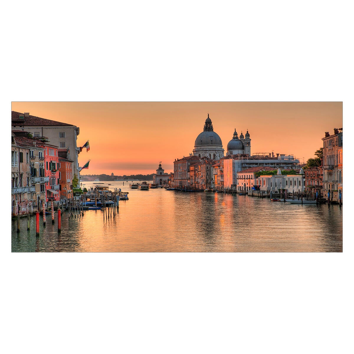 Venezia chiesa della Salute tramonto