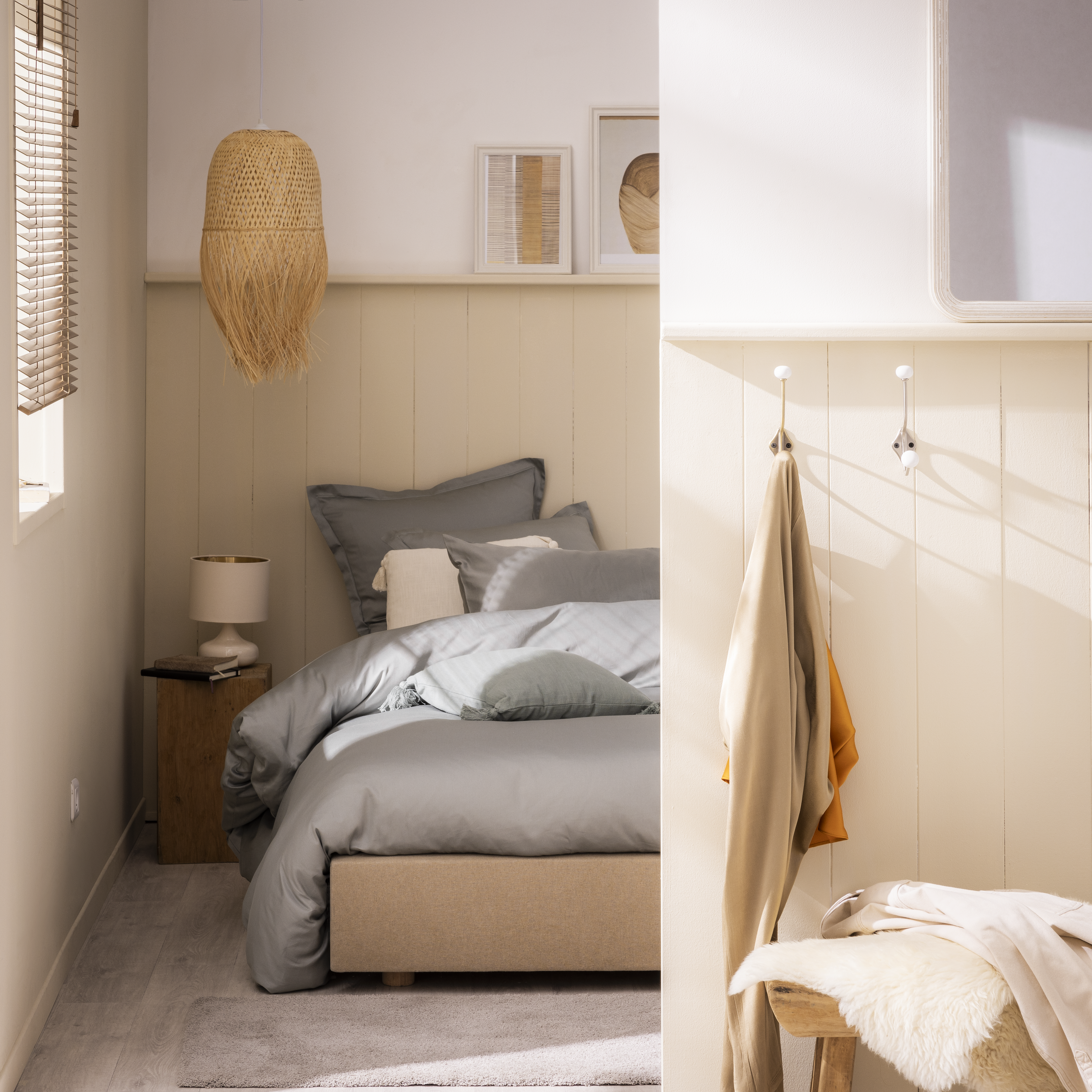 Perchero de gancho para atornillar gris y blanco 4x17.7
 - 1