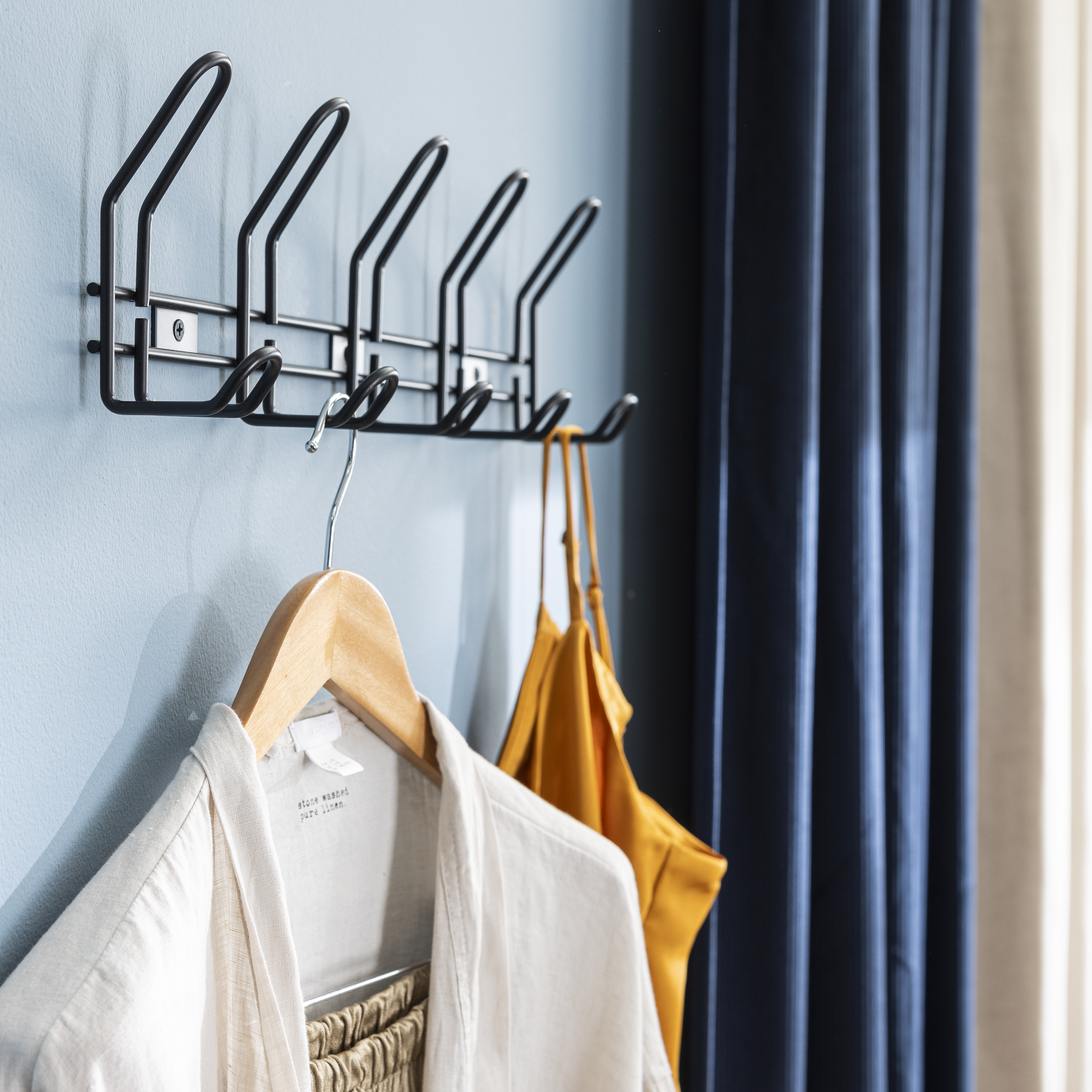 Perchero de pared SPACEO Livia negro con 5 ganchos dobles - 5