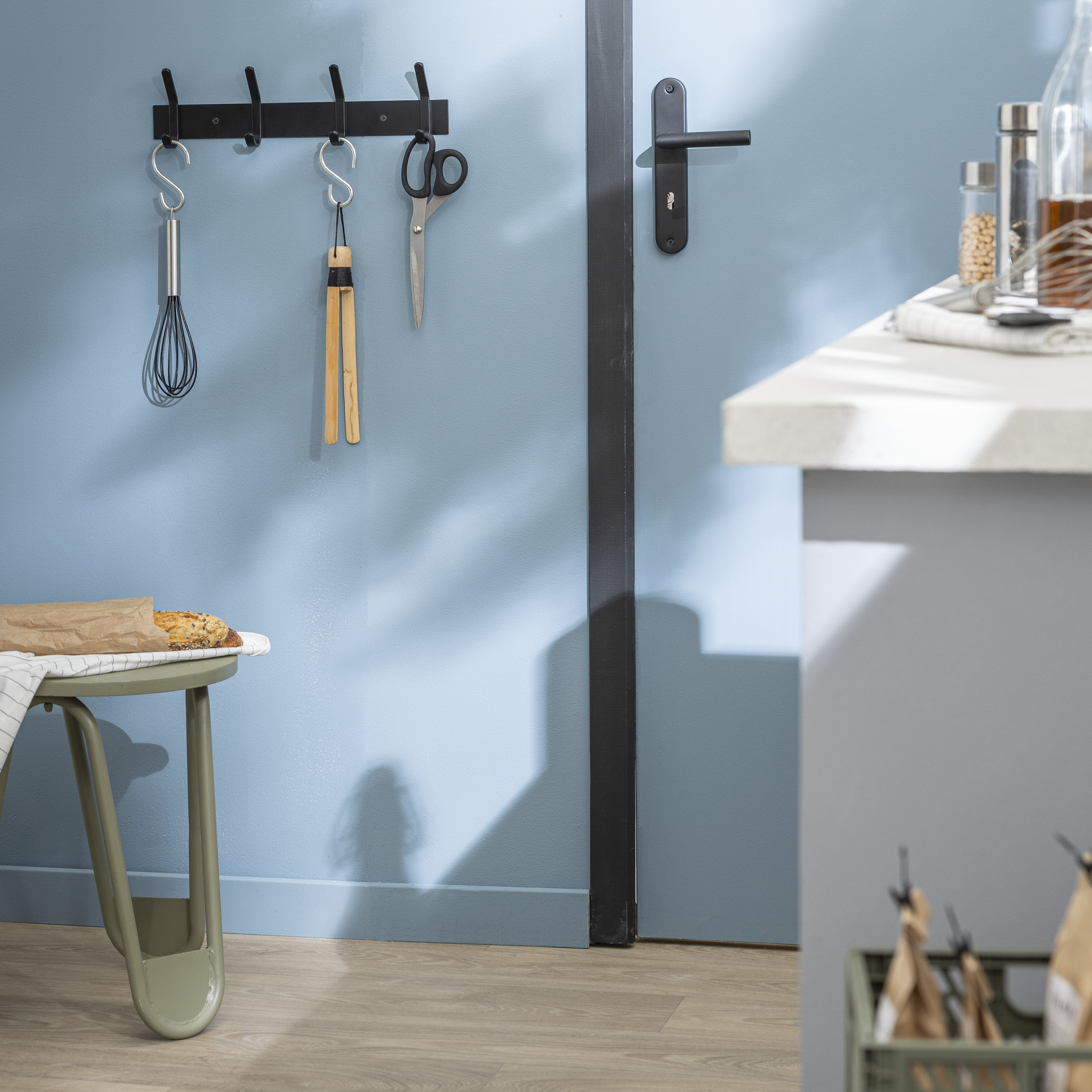 Perchero de pared SPACEO Leo negro con 4 ganchos - 3