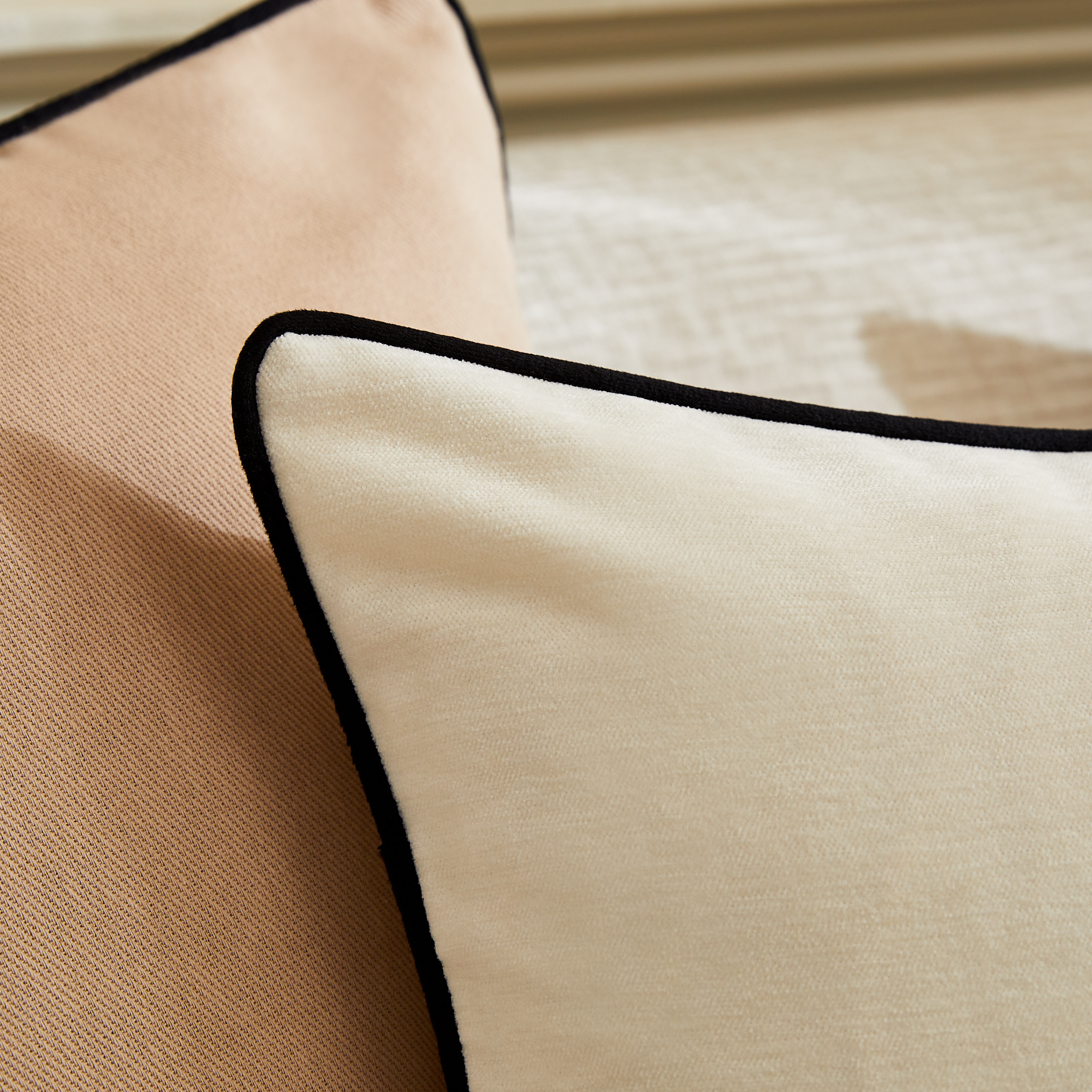 Poduszka szenilowa Alaro Cool beżowa 60 x 40 cm Inspire - 12