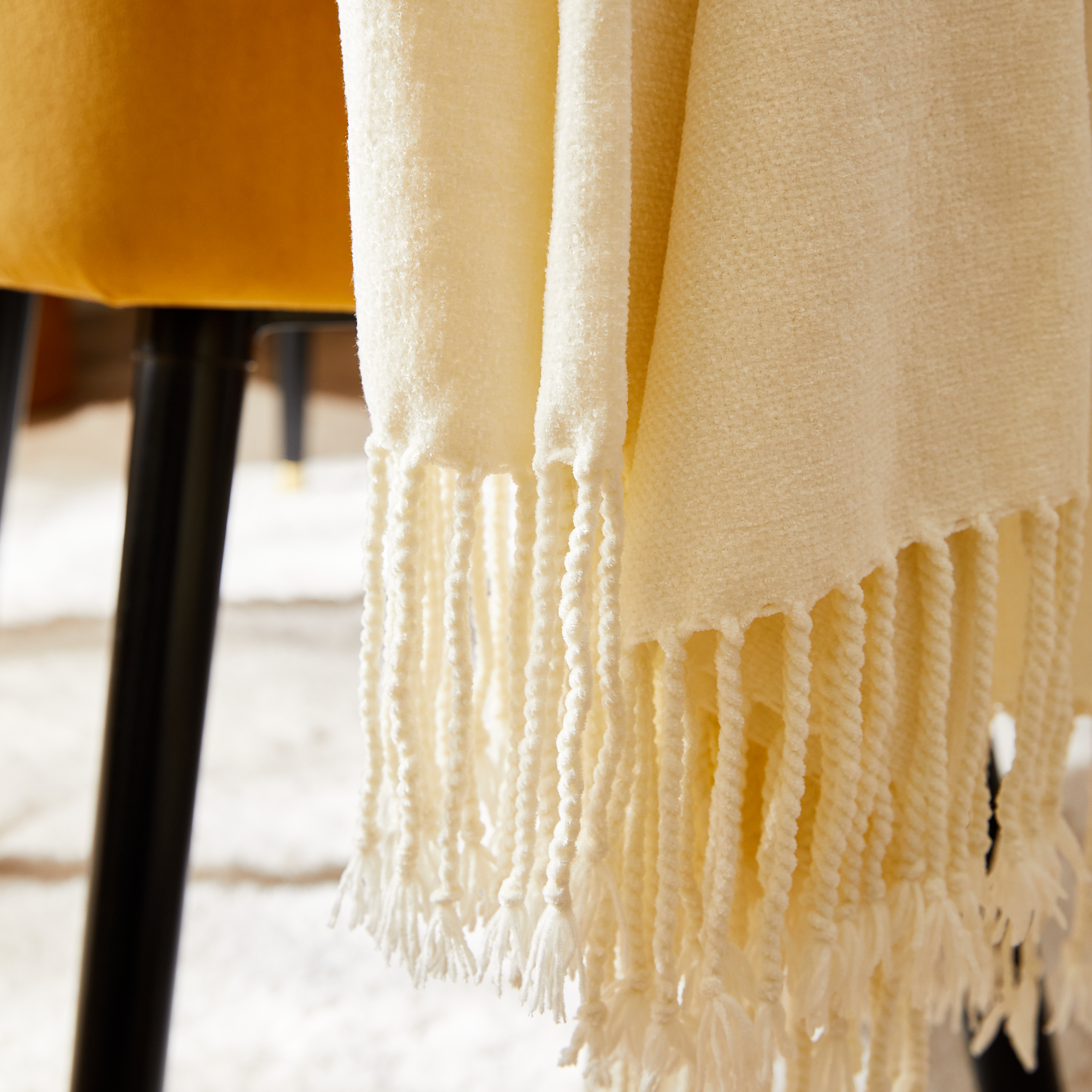 Manta franela Moania rectangular INSPIRE poliéster liso beige overlock y cosido de 130x170 cm - 4