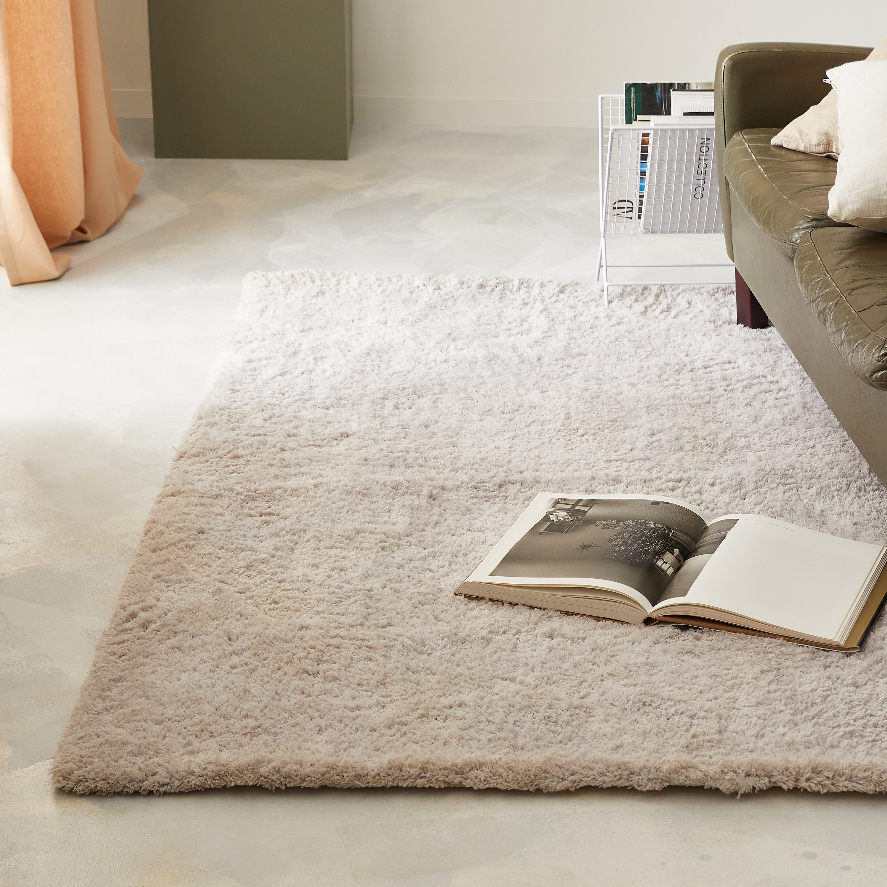 Alfombra poliéster Talka 160x230cm pelo largo INSPIRE liso gris granito - 2