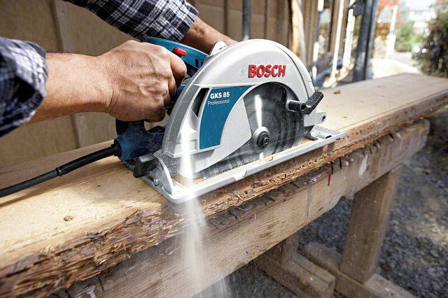 Scie circulaire filaire 2200W Diam.235 mm - BOSCH PROFESSIONAL GKS 85 