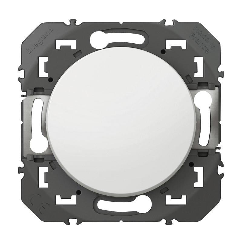 Bouton poussoir axial