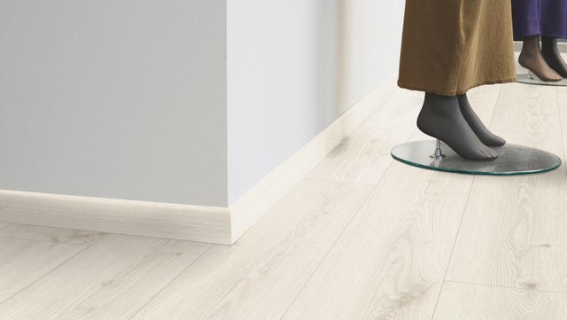 Plinthe PVC effet bois H.6 x Ep.1 cm Long.1,95m Delicate Oak Sugar