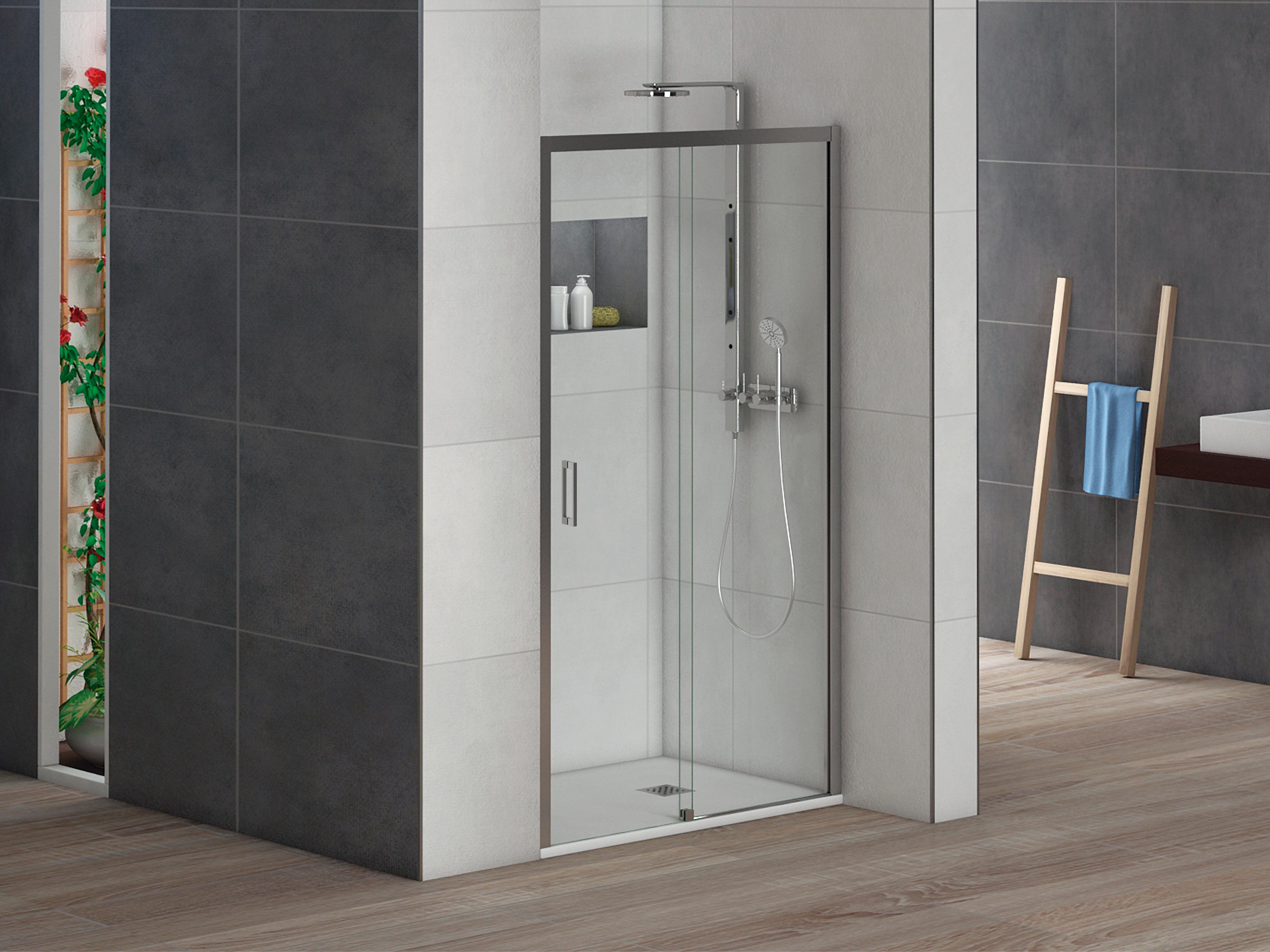 Salle de bain avec douche