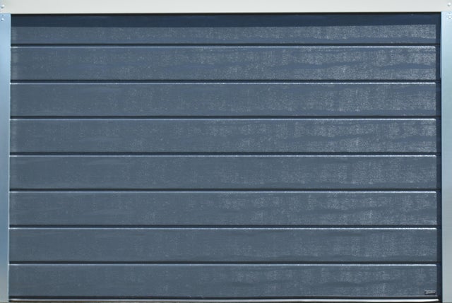 Porte de garage sectionnelle prémontée Motorisée rainures horizontales H.200 x l.300 Gris