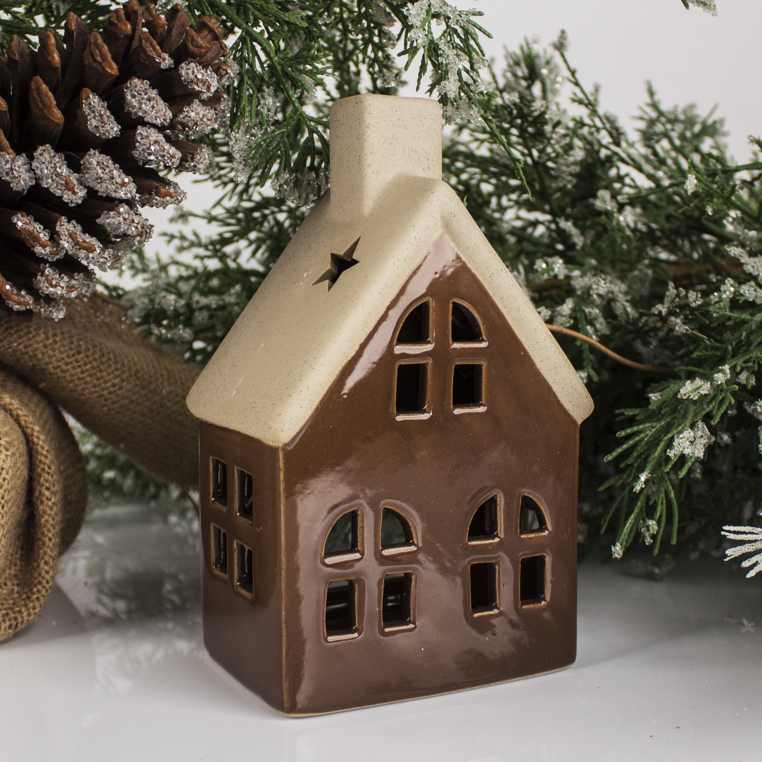 Domek ceramiczny 16x9.5cm brązowy lampion - 4