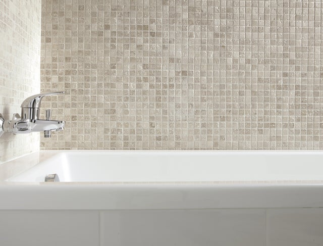 Mosaïque travertin mur et douche L.30 x l.30 cm