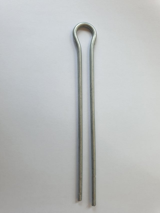 Epingle pour poteau béton l.8 x H.8 cm