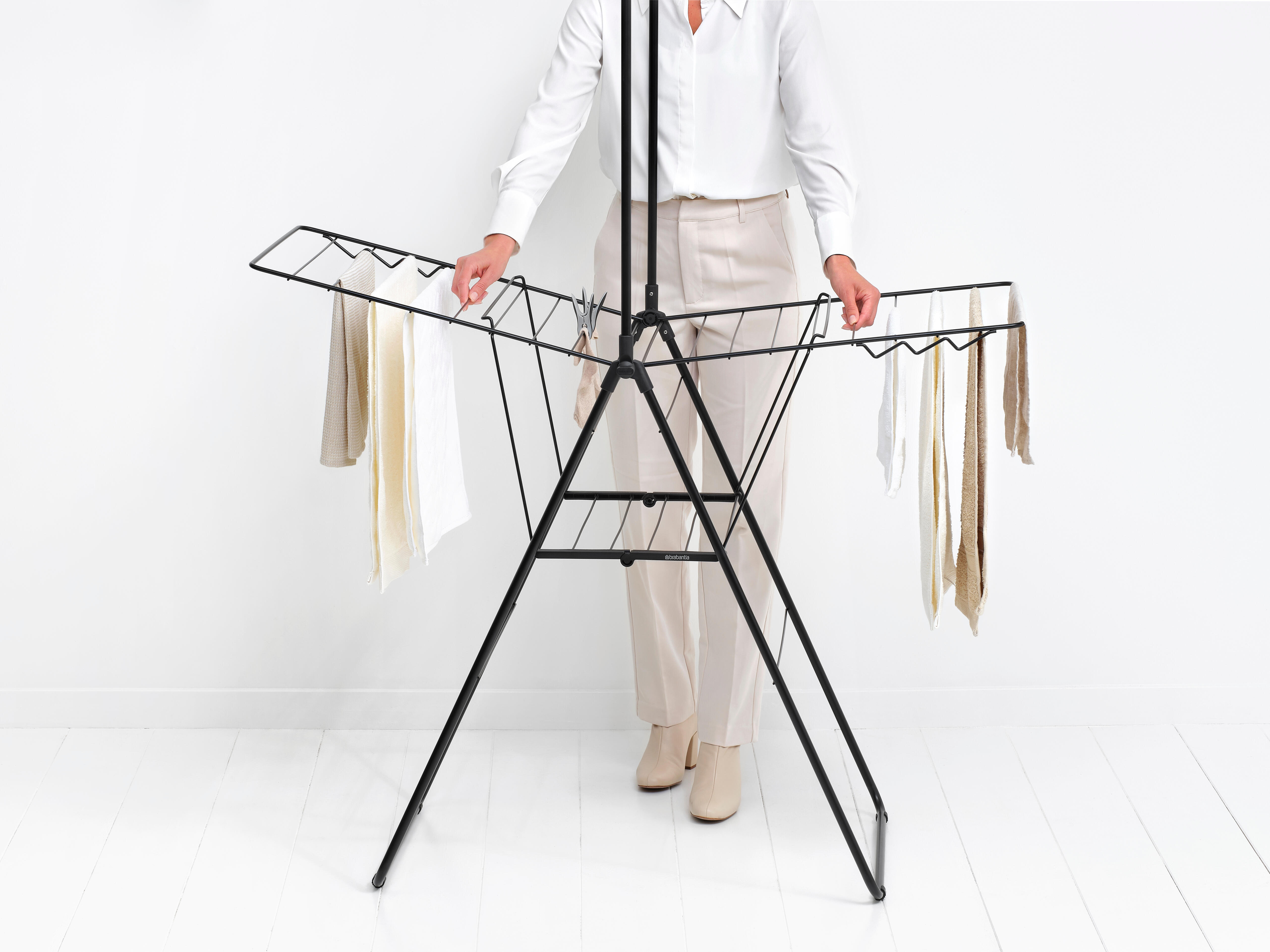 Etendoir à linge sur pieds20 m noir BRABANTIA - 5