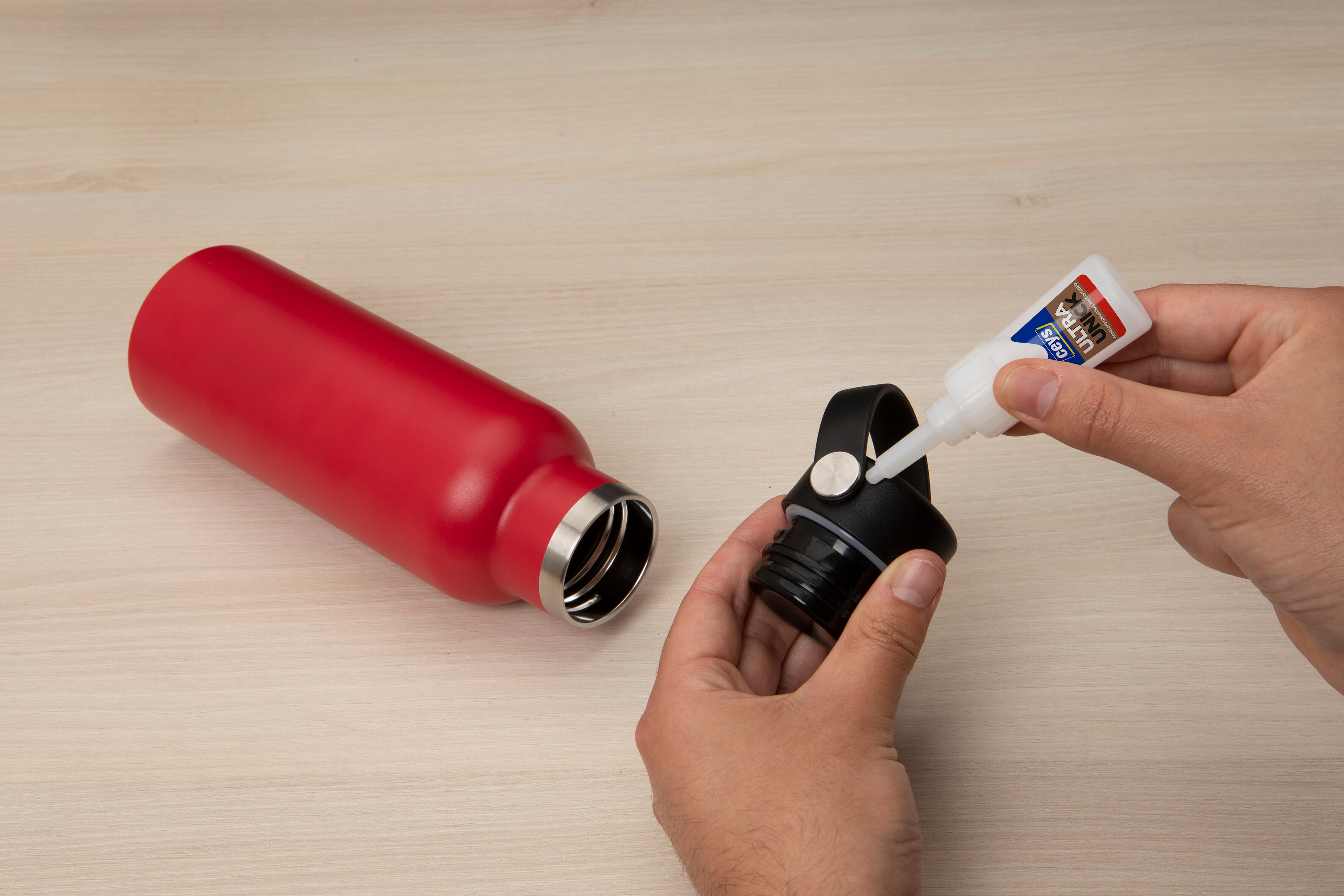 Cola instantánea CEYS UltraUnick 2 en 1 5 gr transparente para madera, PVC, cuero, aplicación con pincel, resistente a UV, resistente al calor, resistente a vibraciones. Para pegar y reparar un material roto. - 2