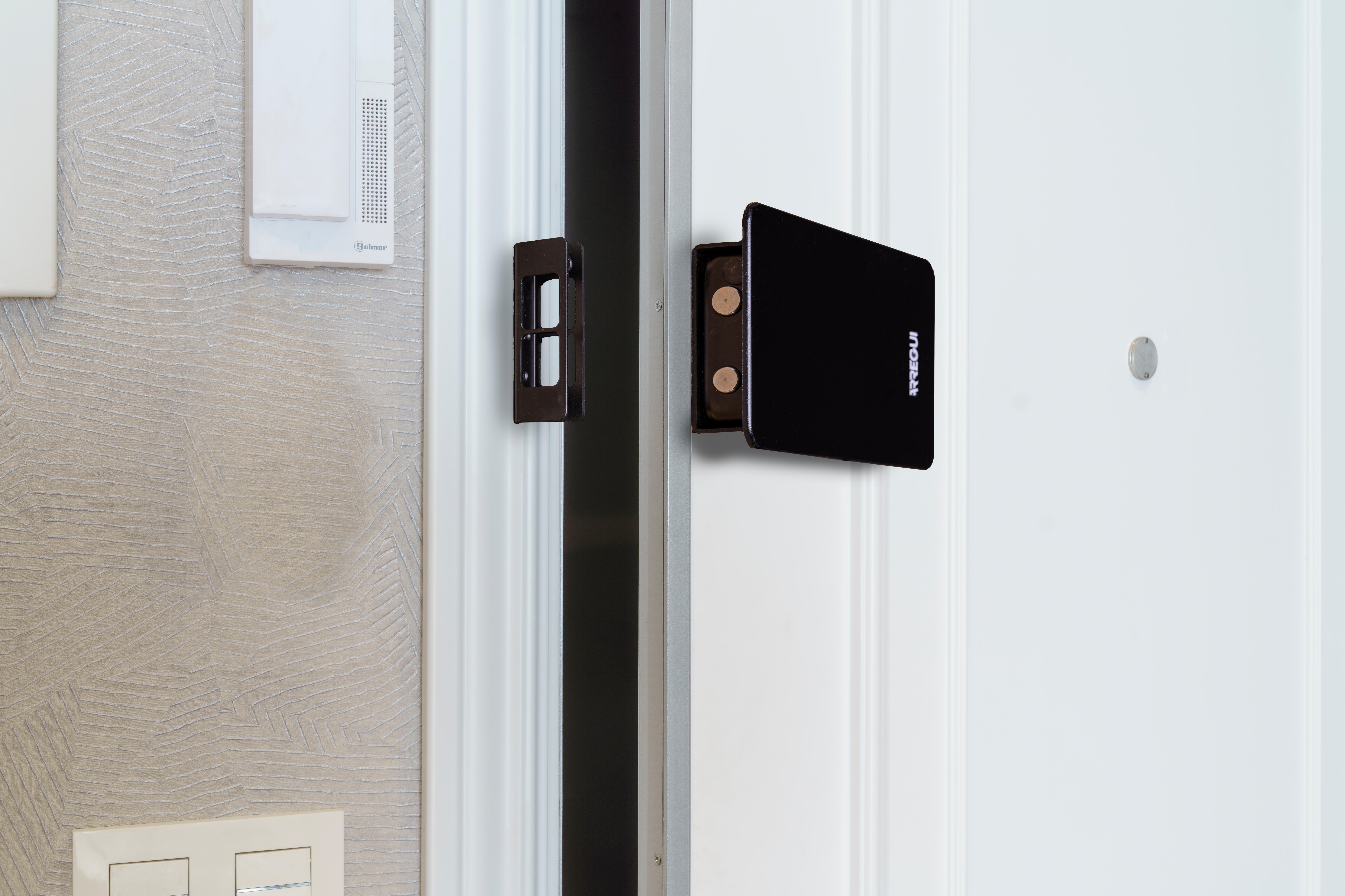 CERRADURA INVISIBLE KAMO  NEGRO ARREGUI - 2