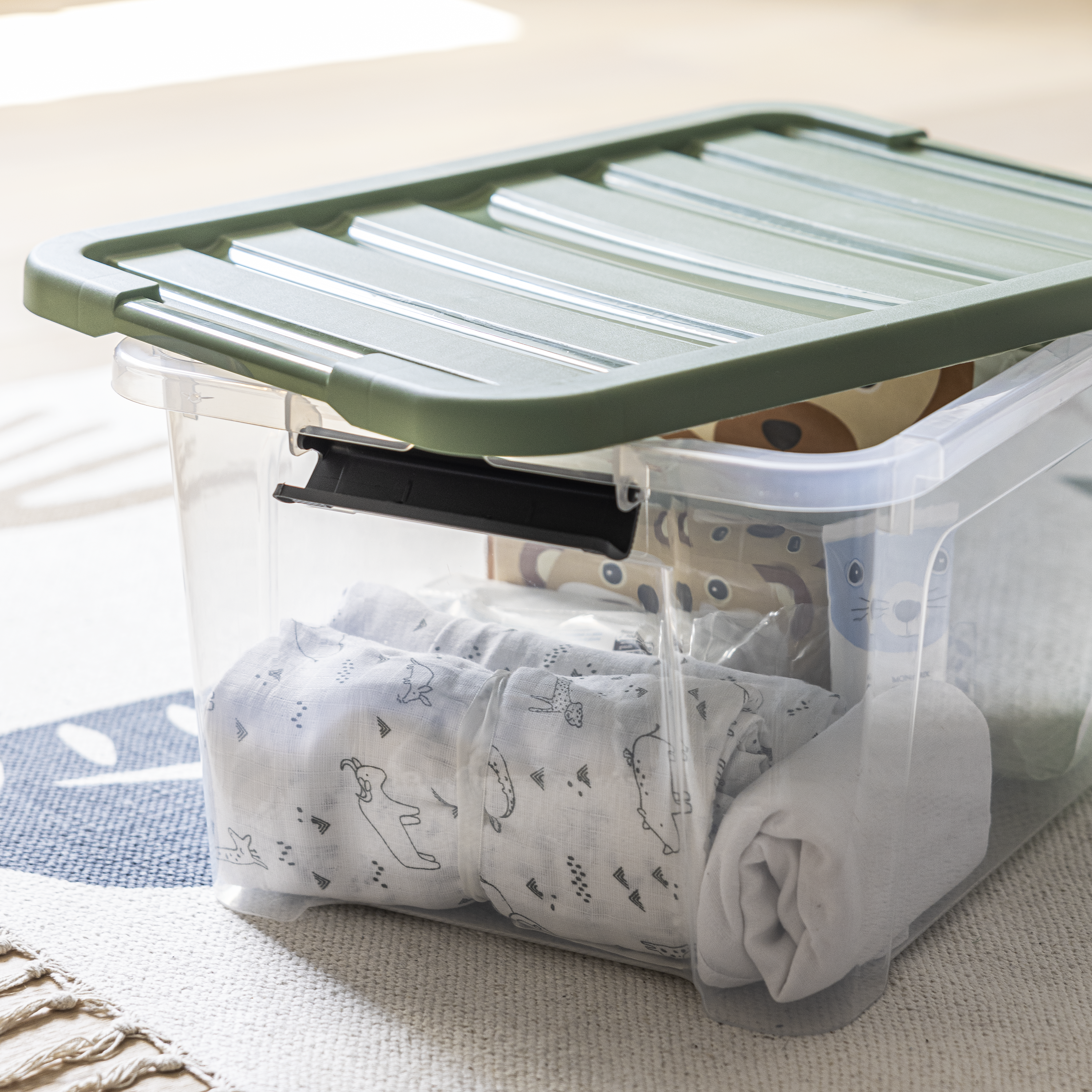 Caixa de arrumação PVC transparente com tampa verde 23L 45x34x23 cm Spaceo - 4