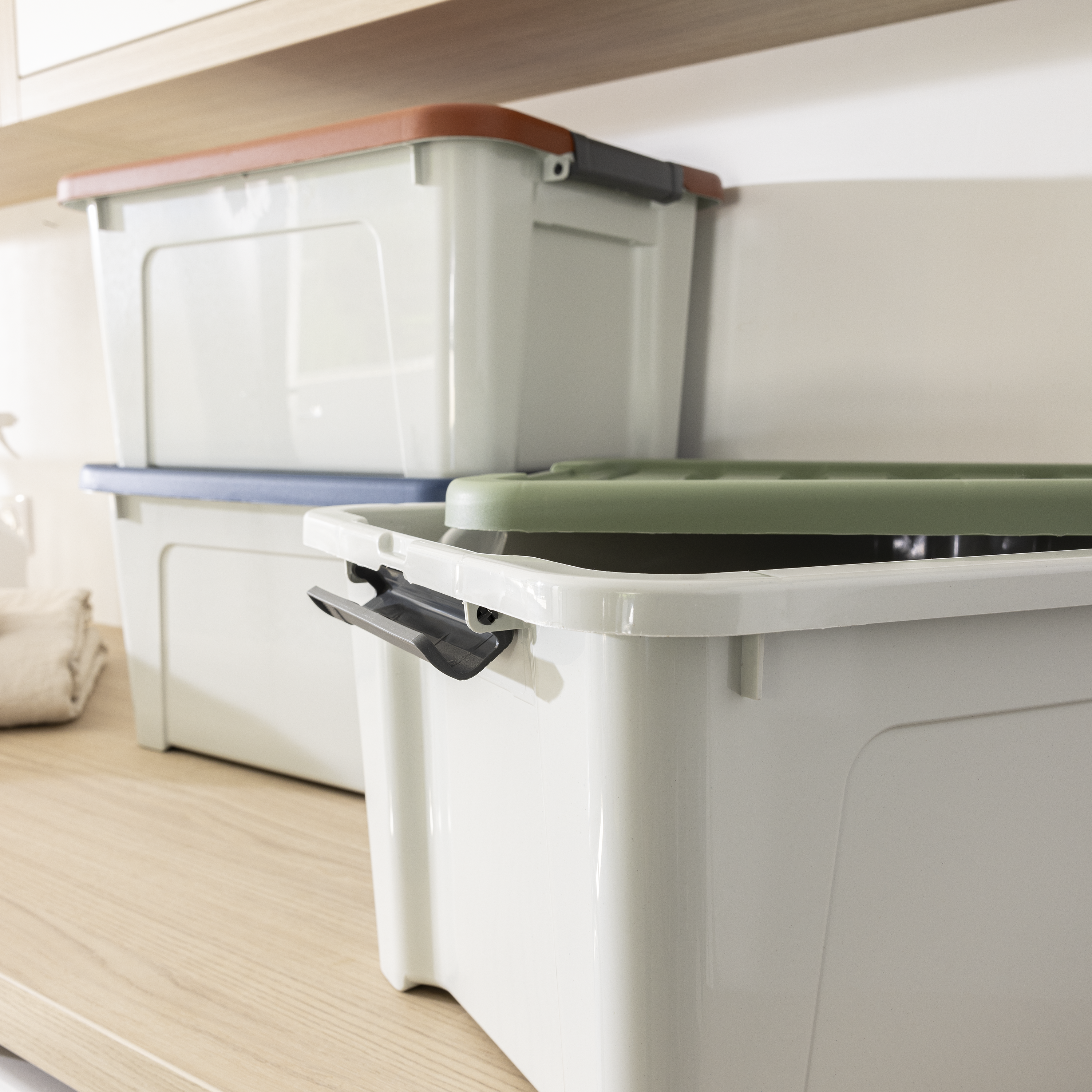 Conjunto 3 caixas de arrumação PVC multicor 24L 45x34x23 cm Spaceo - 10