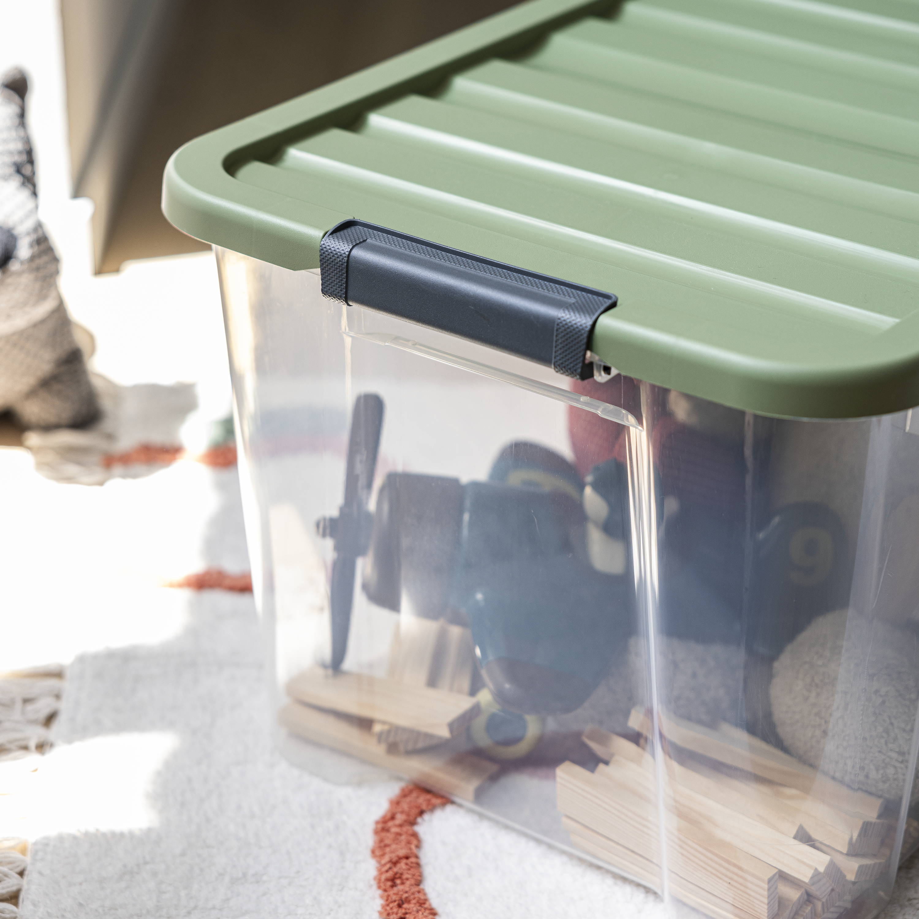 Caixa de arrumação PVC transparente com tampa verde 44L 55,5x39x30,5 cm Spaceo - 6