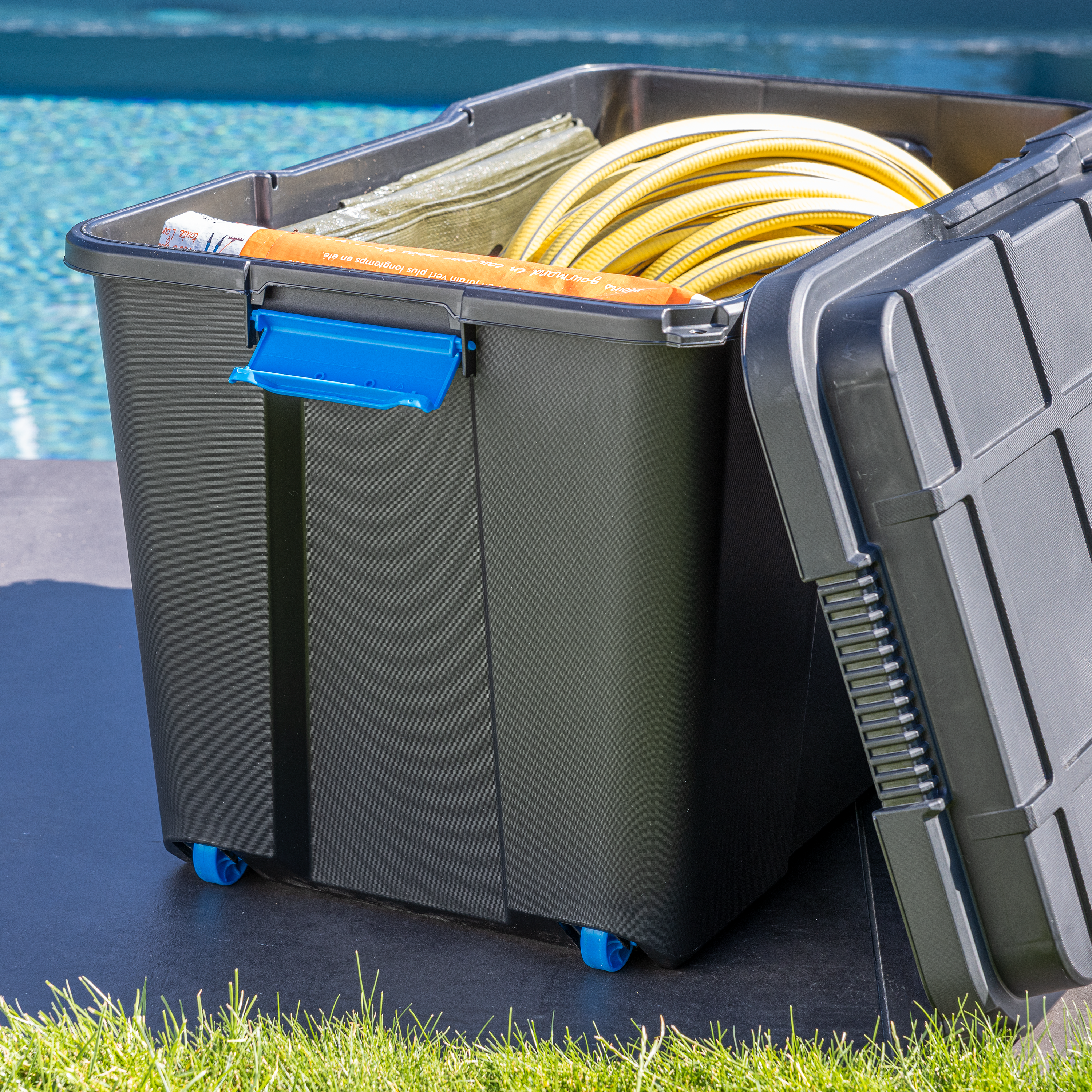 Caja de plástico reciclado hermética en negro capacidad 110L  medidas 73.5x44.5x46 cm - 4
