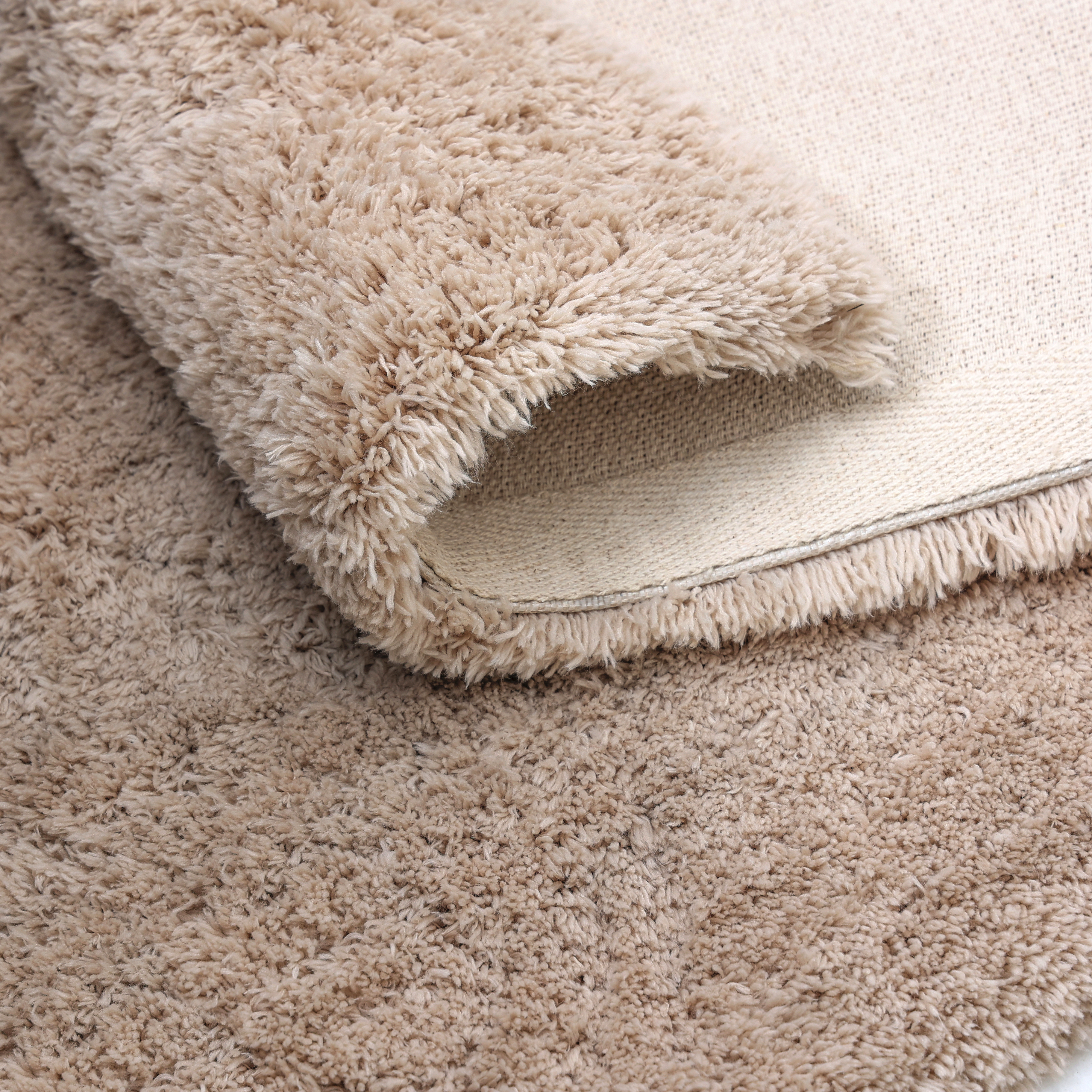 Alfombra pie de cama poliéster Talka 60x120cm pelo largo INSPIRE beige trench - 4