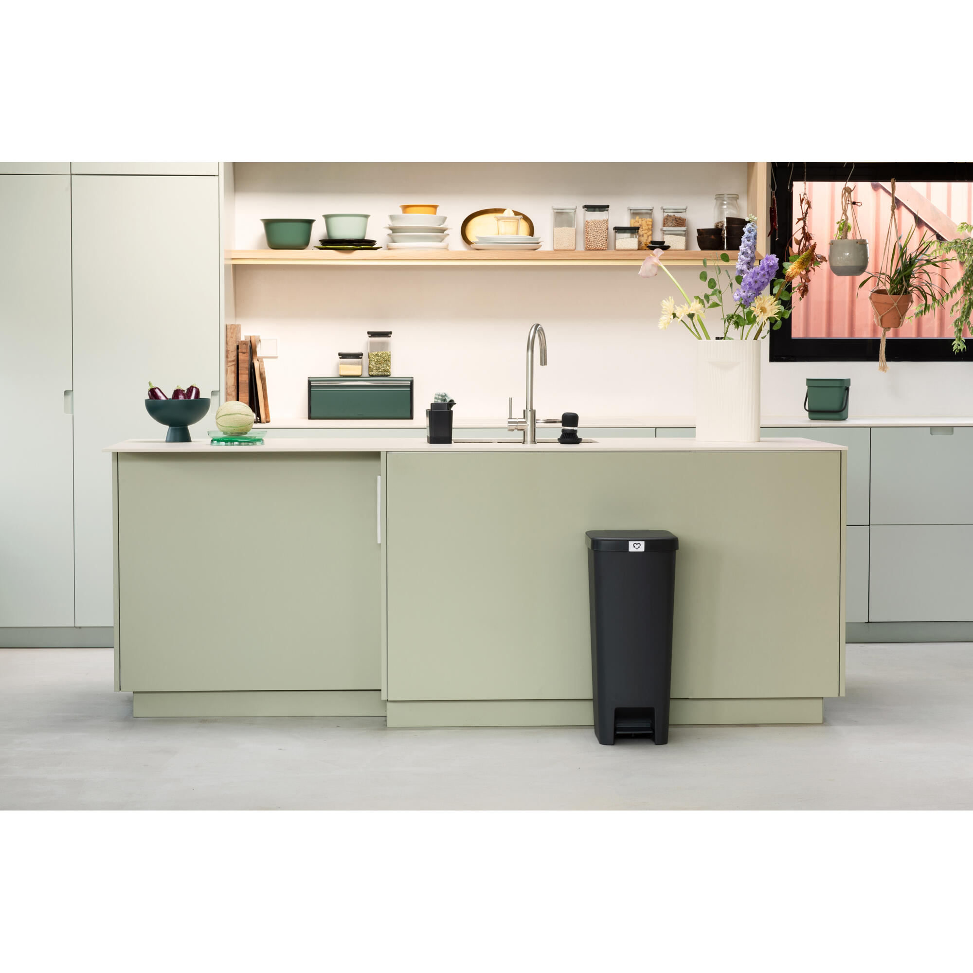 Poubelle de cuisine de cuisine 40L à pédale BRABANTIA Step up gris - 2