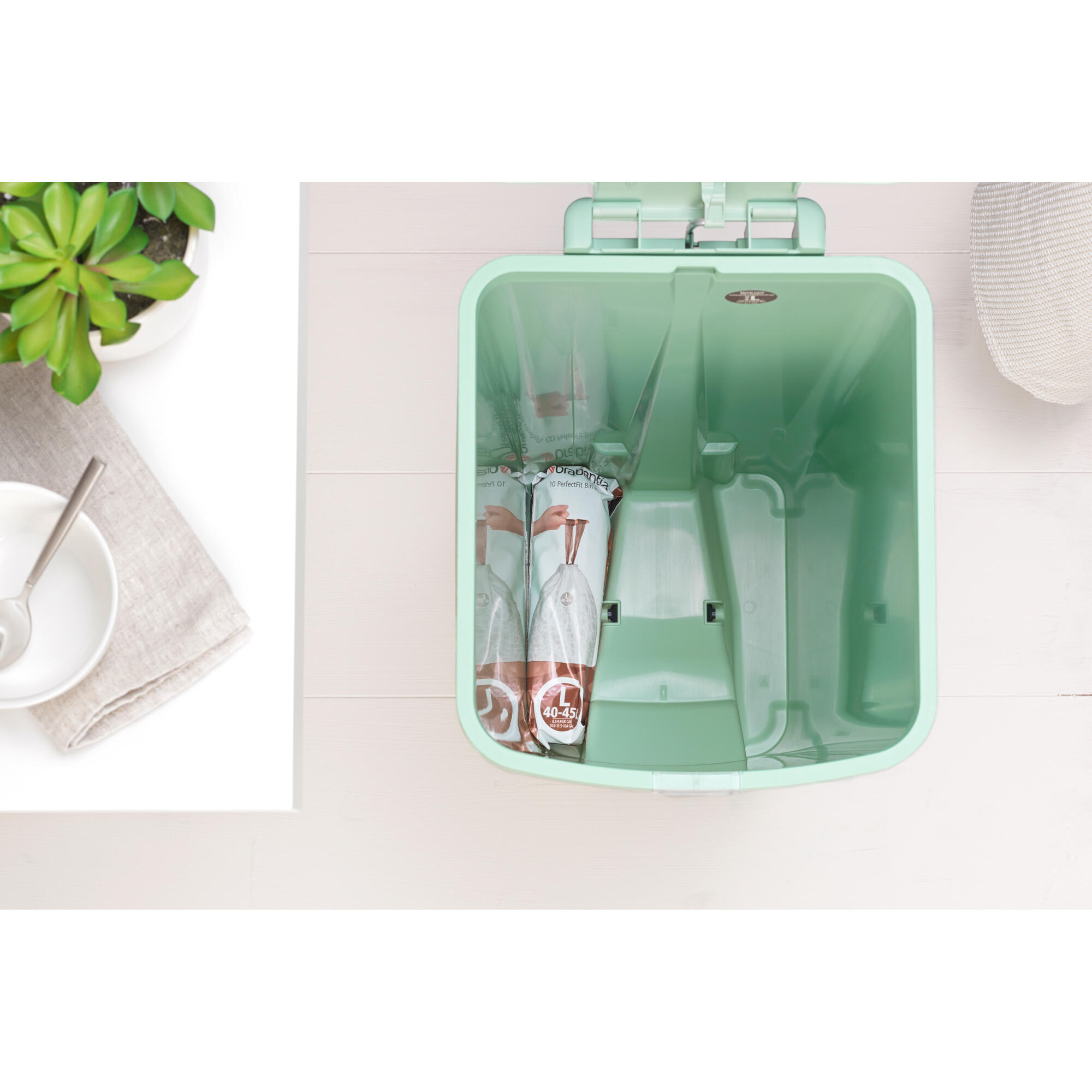 Poubelle de cuisine 40L à pédale BRABANTIA Step up vert - 2