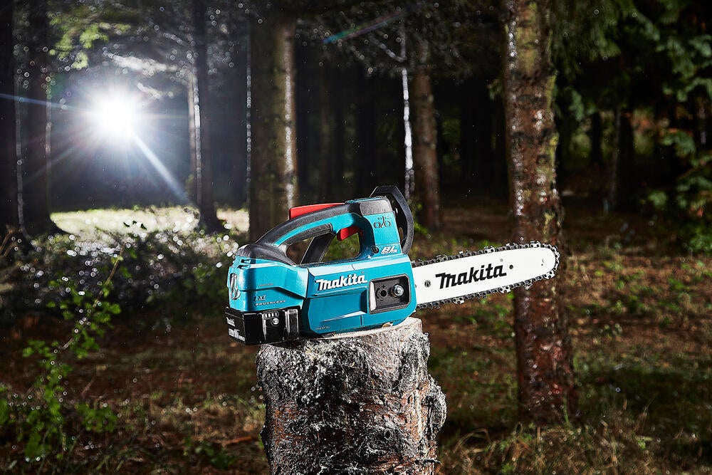 Motosierra a batería makita duc254rt 18v 5ah 25 cm longitud espada