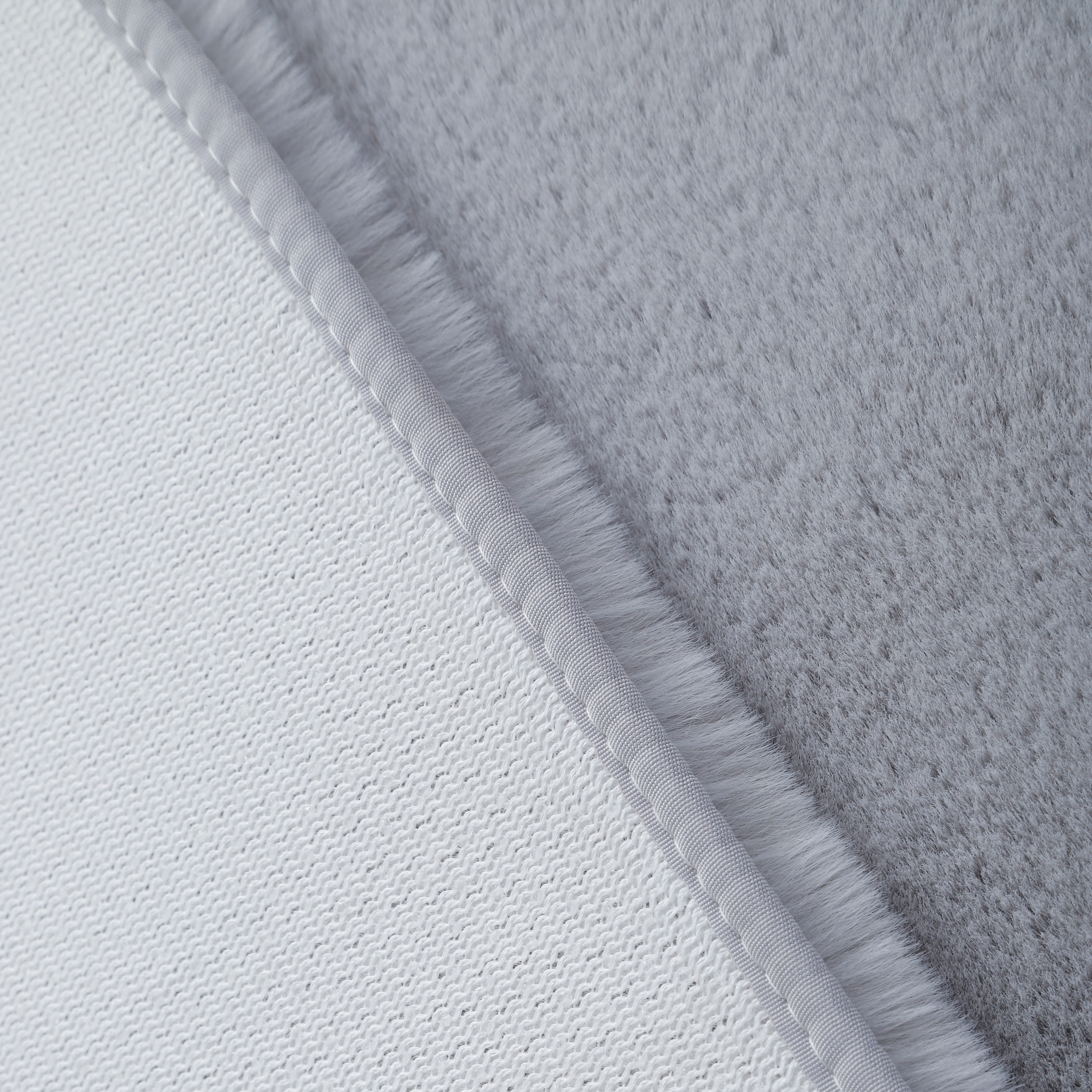 Alfombra pie de cama poliéster Bianca Rabbit 60x110cm pelo largo INSPIRE base antideslizante liso gris granito lavable en lavadora - 6