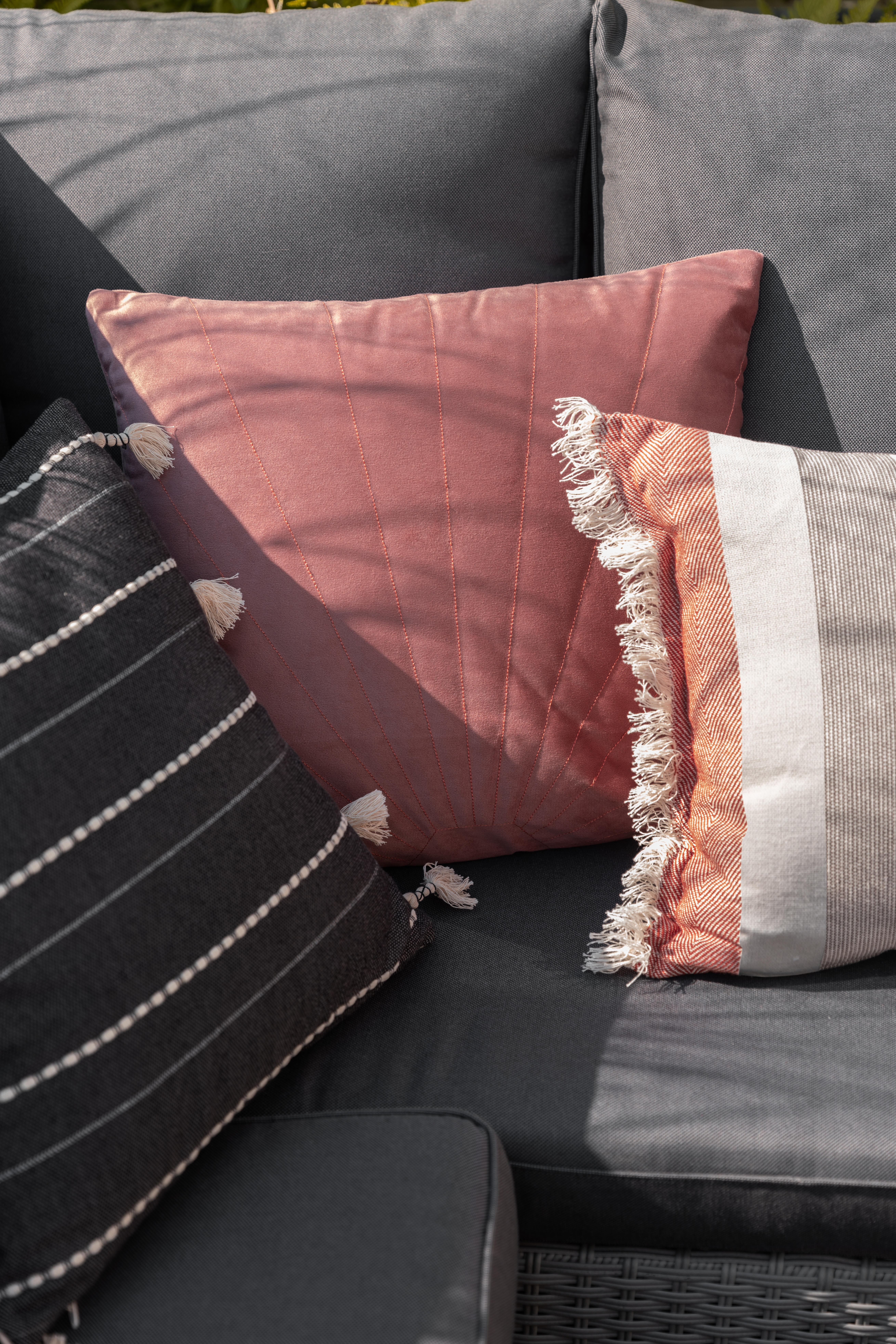 Poduszka Amadou czarna 45 x 45 cm Inspire - 4