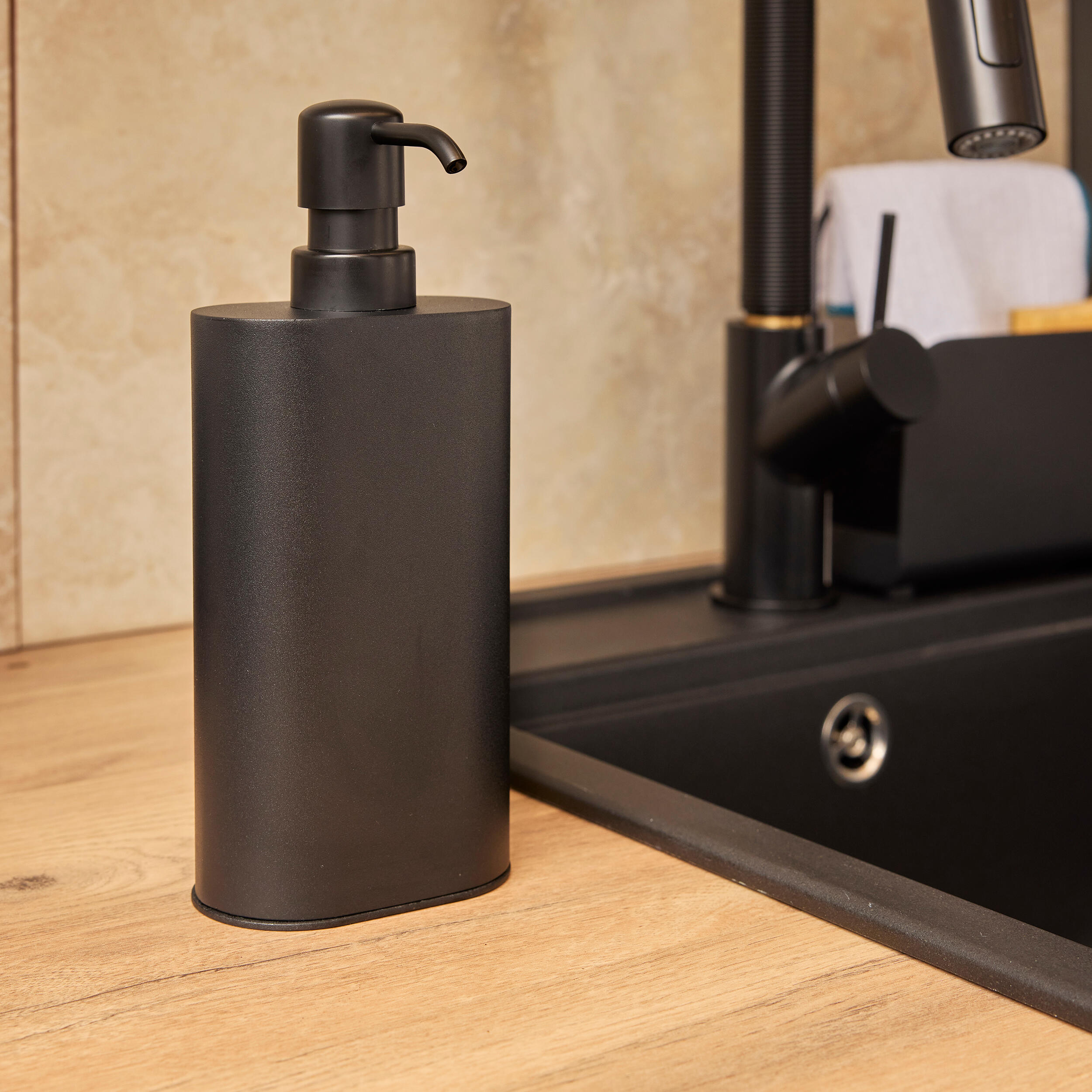 Doseador 400 ml 8,8 x 8 x 21,4 cm preto Delinia Casual - 8