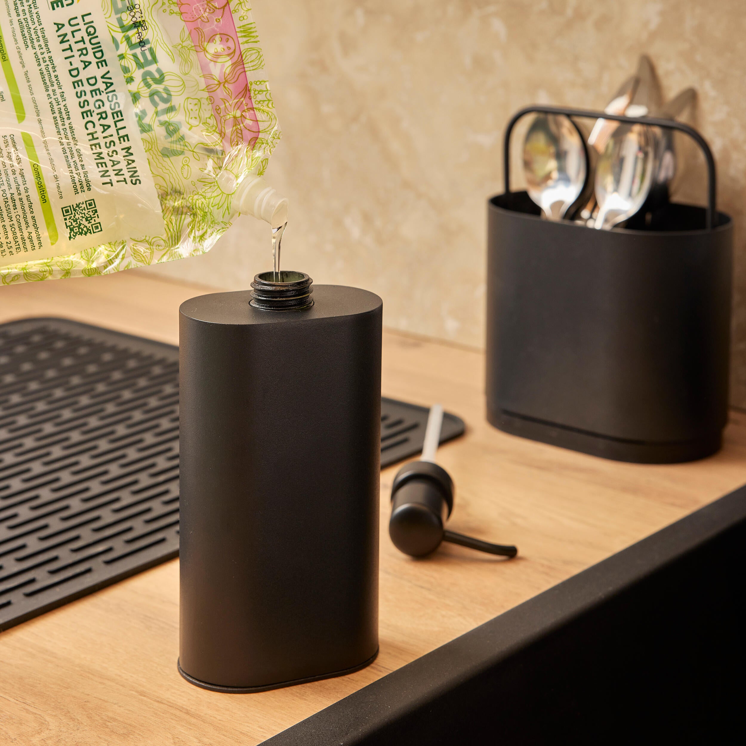 Doseador 400 ml 8,8 x 8 x 21,4 cm preto Delinia Casual - 7