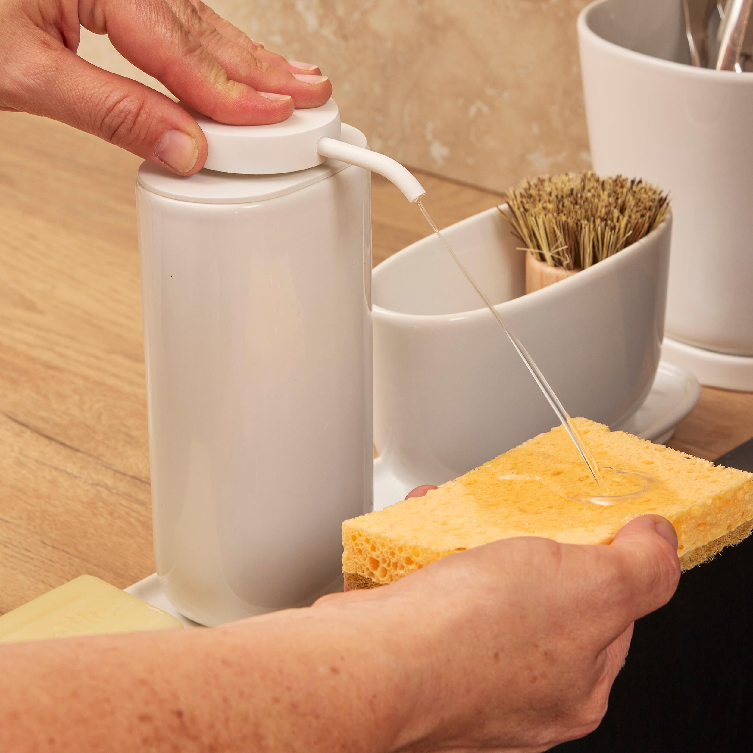 Dispensador de jabón de cerámica Scandi blanco - 9
