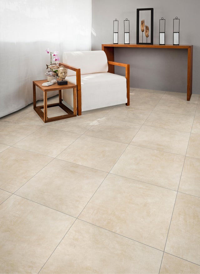 Piastrella da pavimento interno in gres porcellanato 61.5 x 61.5 cm smaltato beige opaco Maeva R9 traffico intenso (pei 4/5) Sp. 8.5 mm 1.5 mq